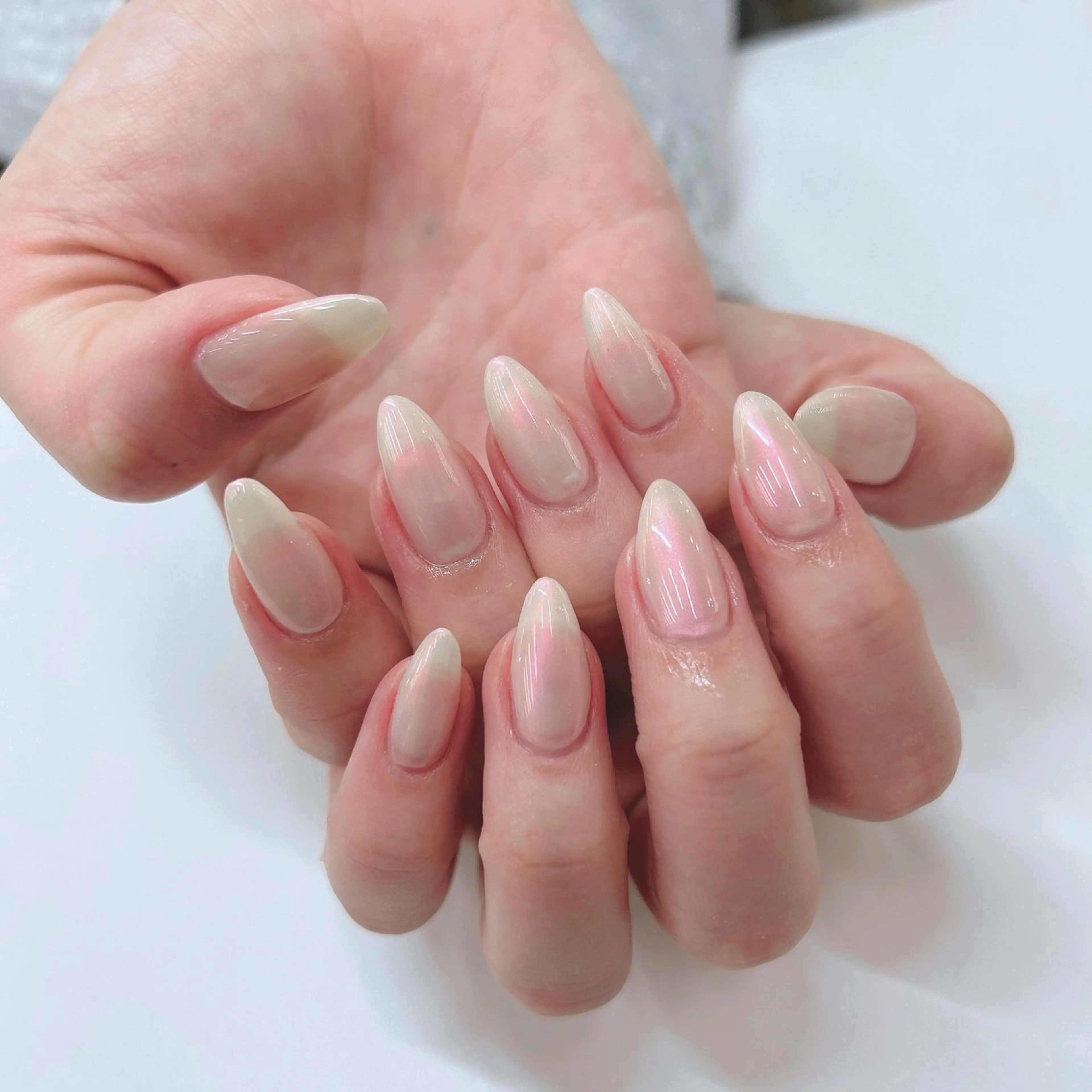 ネイル オーロラネイル MAXKELLY TSUGUMIのネイルデザイン