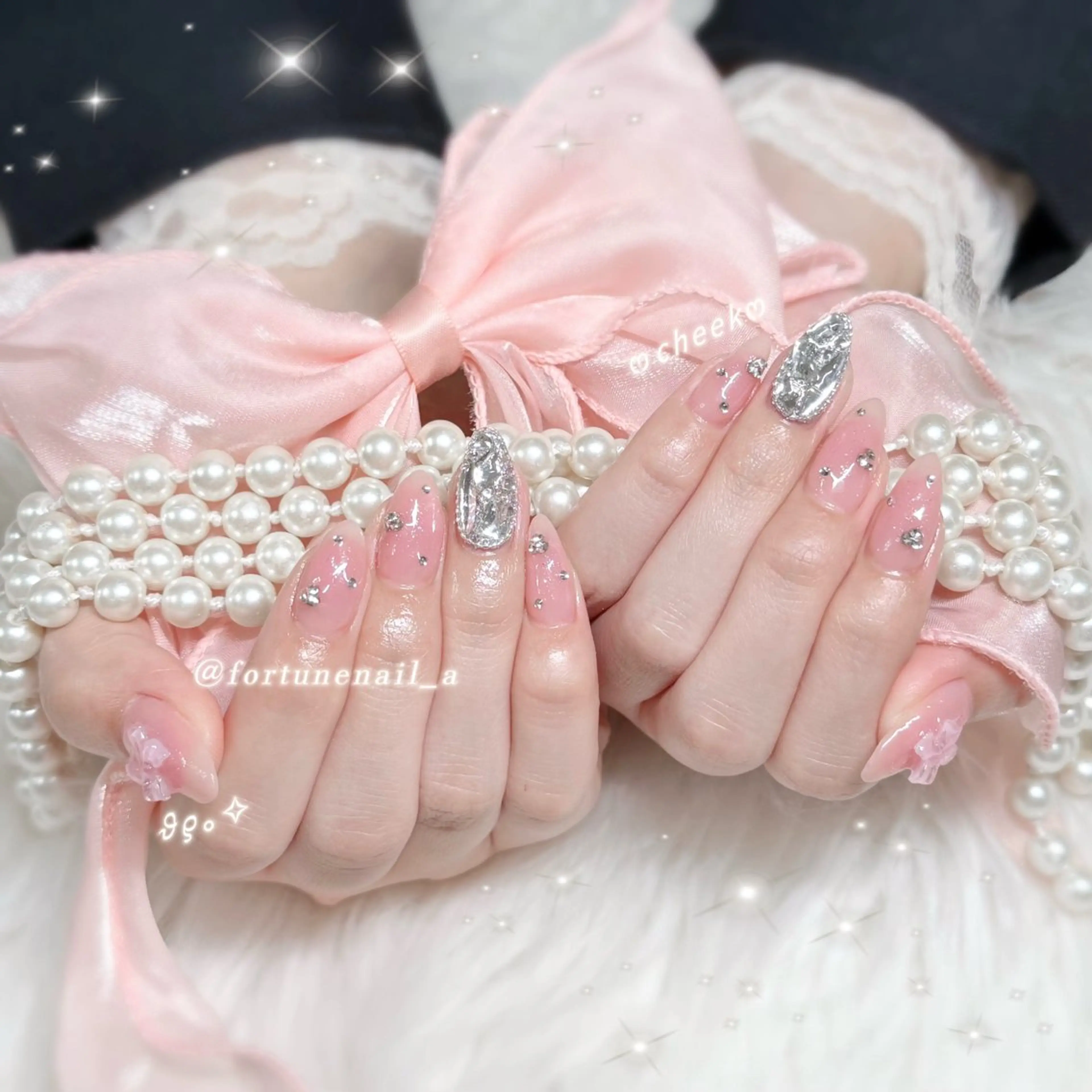 ネイル チークネイル ハンドネイル ✩.*🎀 aoi🎀のネイルデザイン