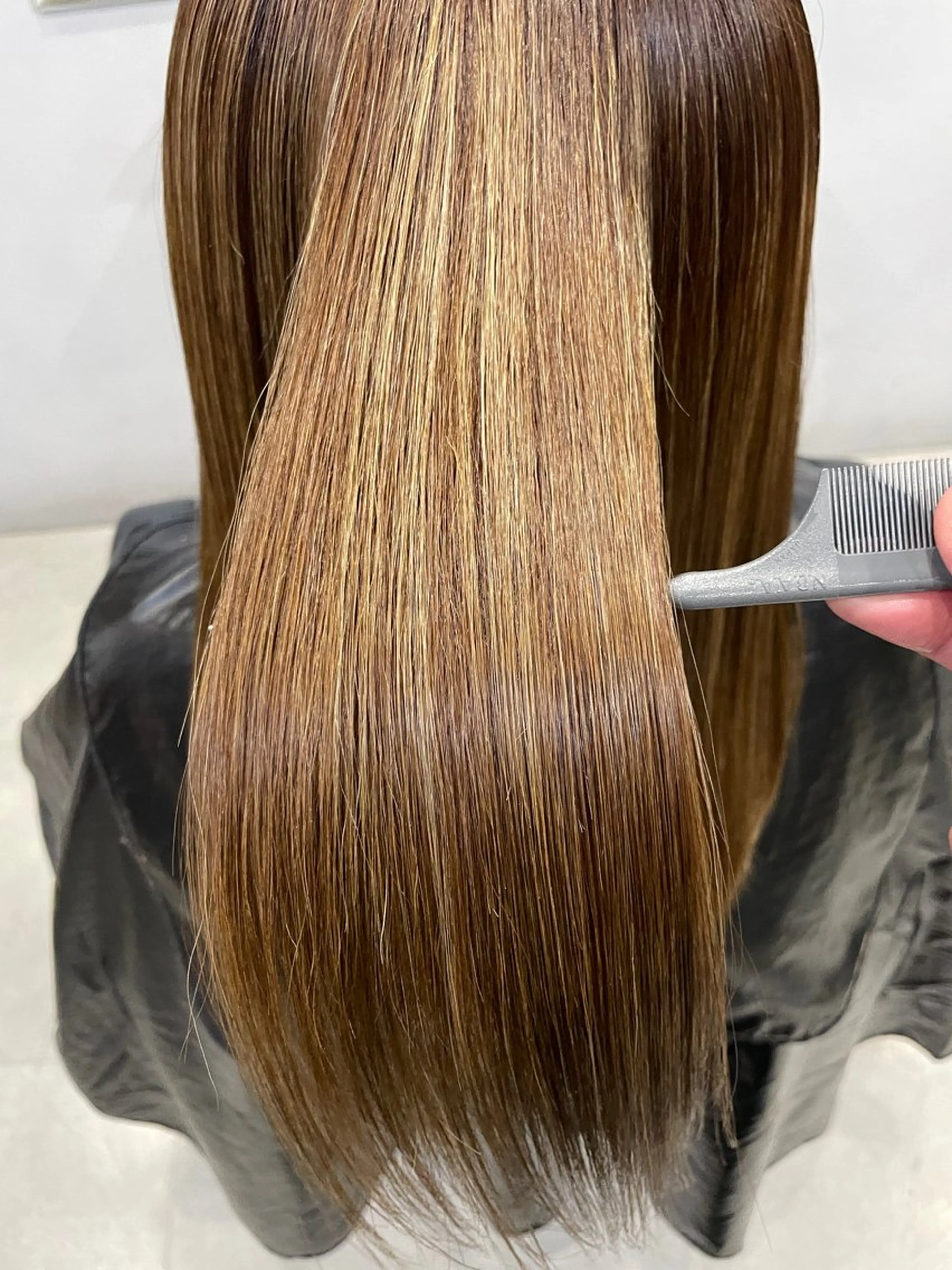 【☀️ケラチン配合薬剤使用☀️】カット+艶髪ストレート✨の写真