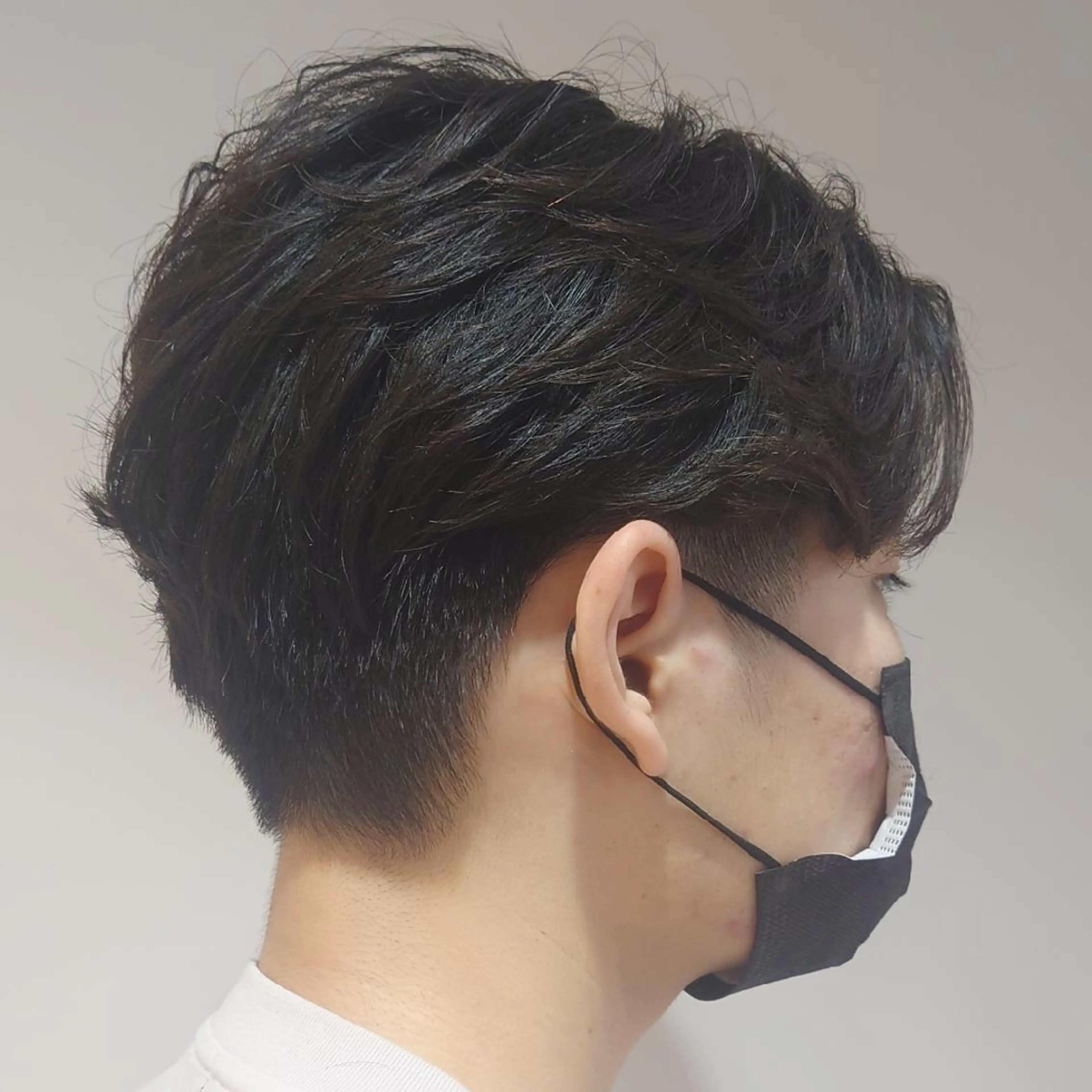 ショート パーマ ヘアアレンジ メンズ センターパート メンズパーマ ニュアンスパーマ CESLIONS祐天寺所属・田中将平【 サロンマネージャー】のヘアスタイル