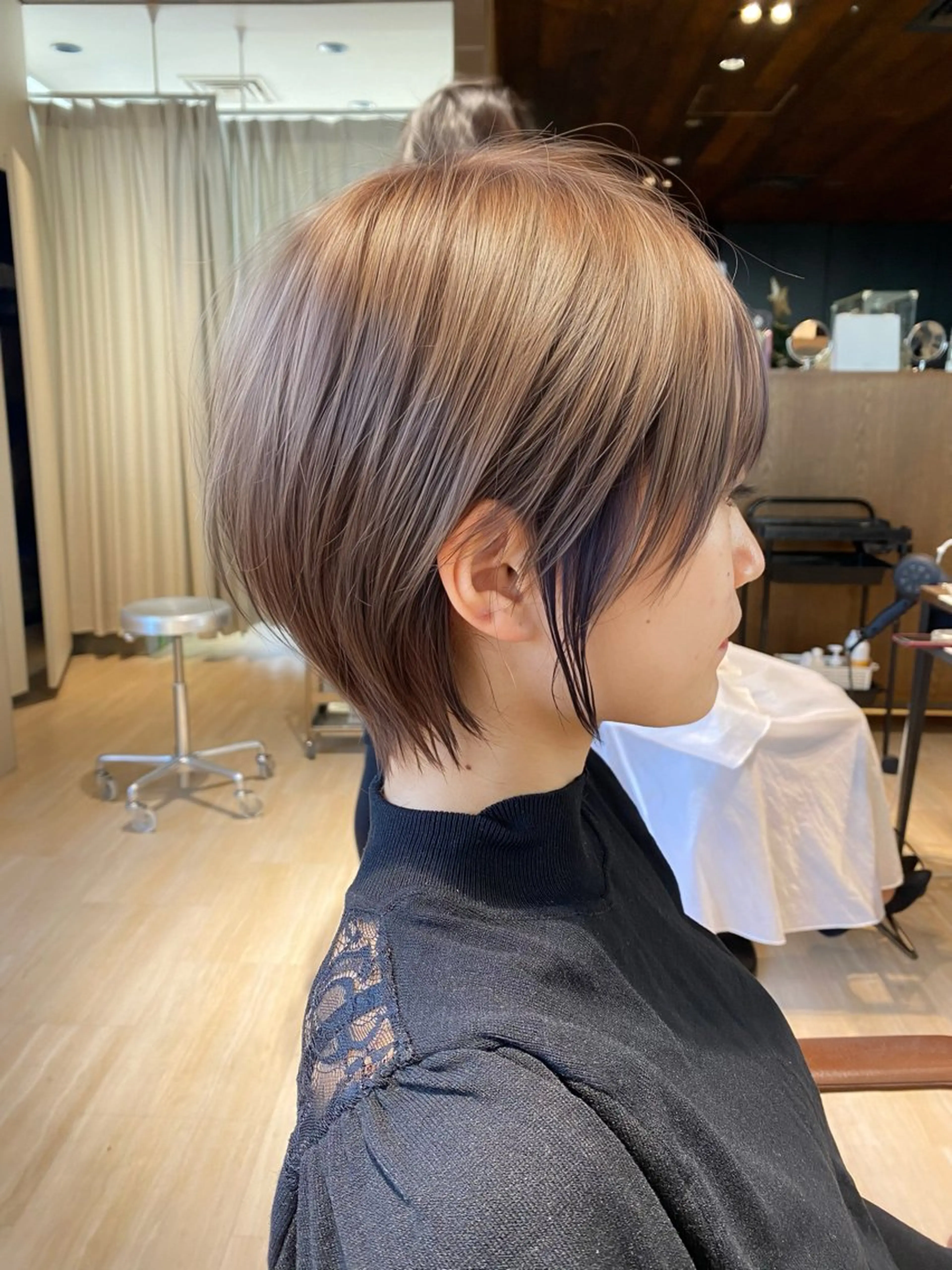 ミディアム カラー カット ヘアカラー トリートメント 顔まわりの神様✨ 透明感カラー藤嶋秀幸のヘアスタイル