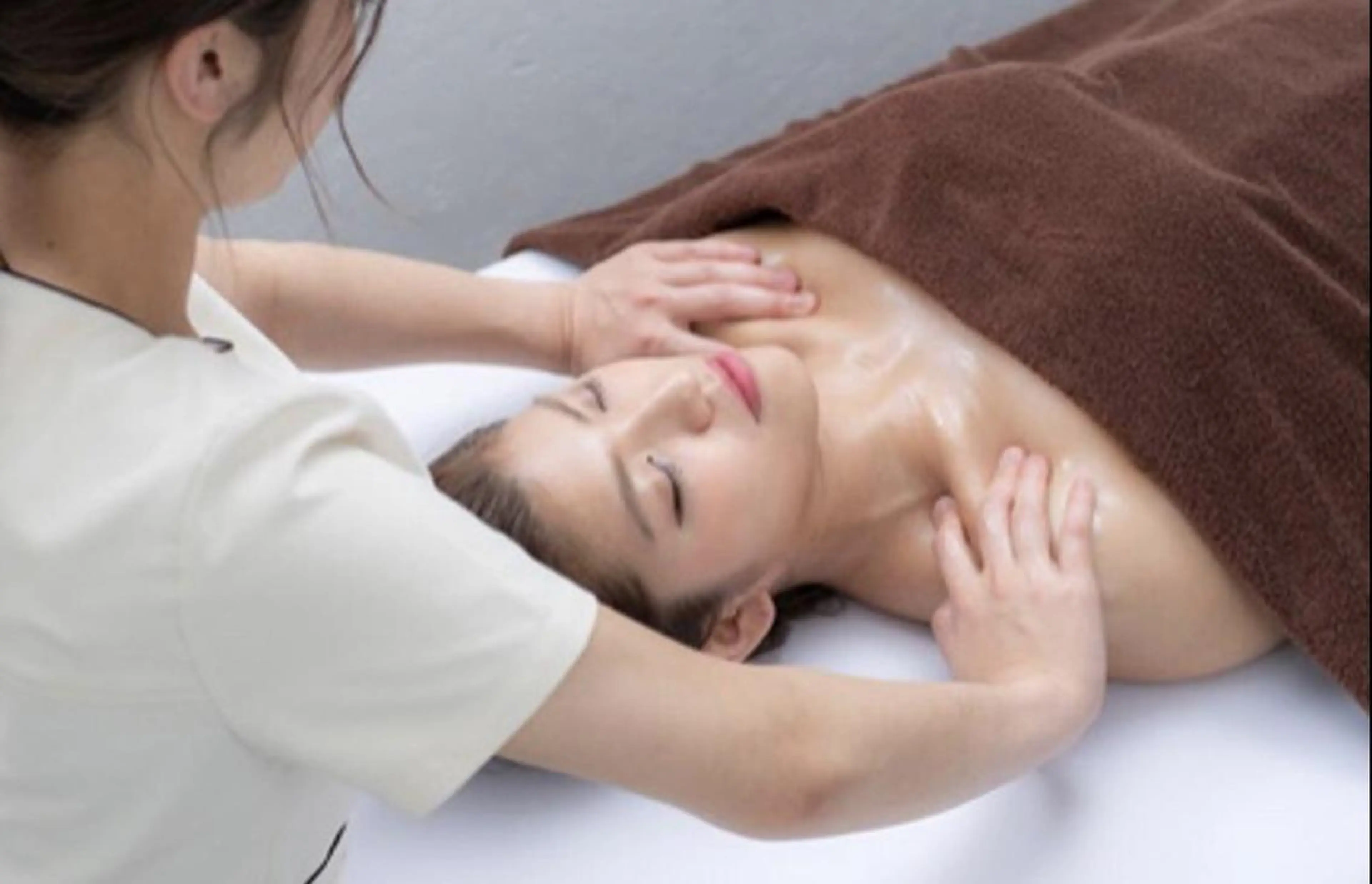 【初回限定】🌟小顔整体コルギ+首肩こり 改善リンパ🌟カウンセリング込み70分の写真