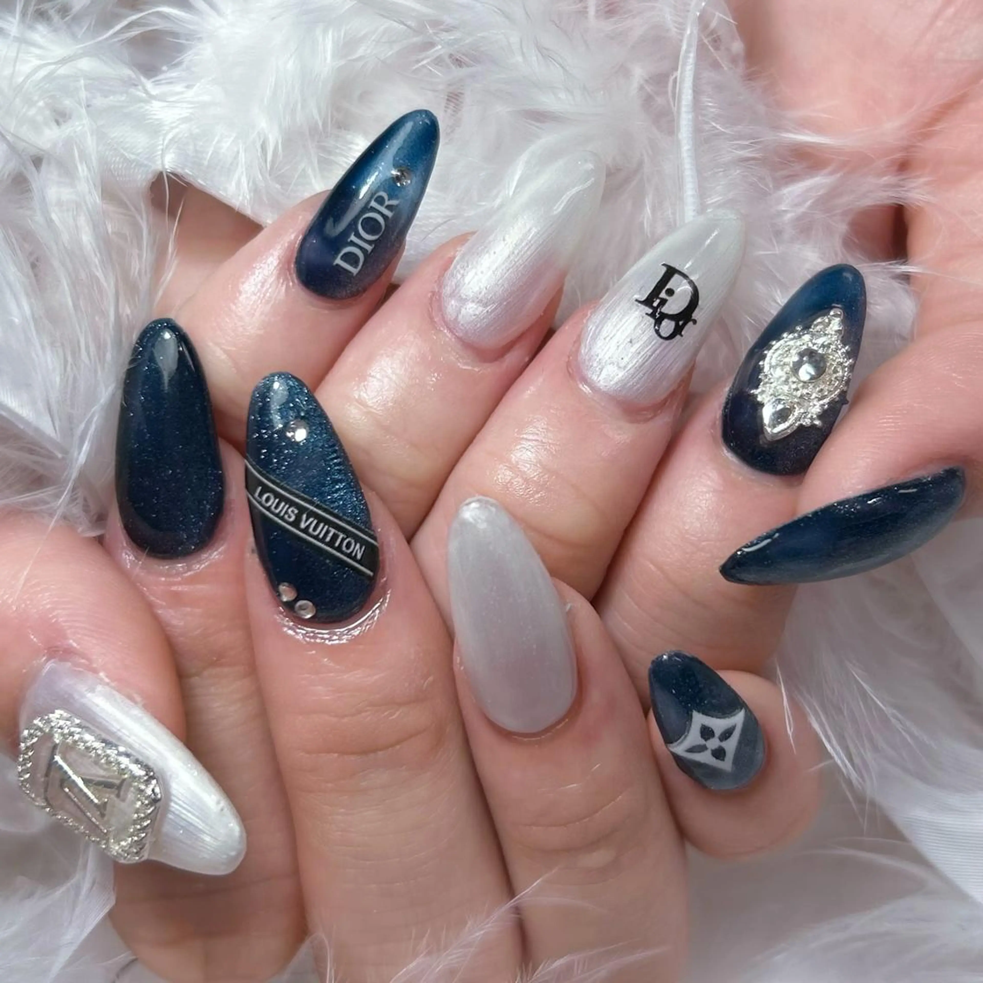 ネイル アートネイル オーロラネイル フラッシュネイル ガーリー キラキラネイル diamond ♥のネイルデザイン