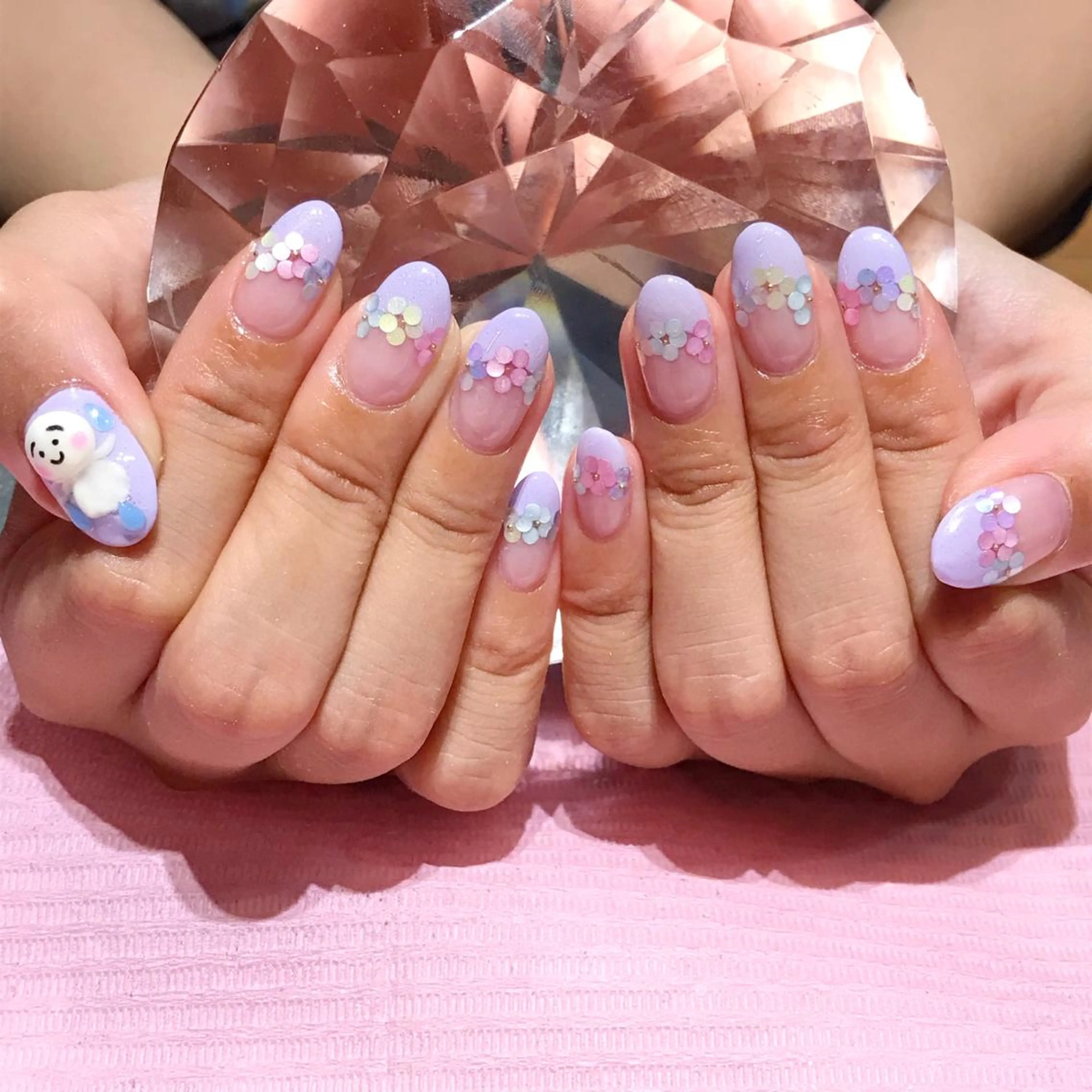 ネイル フラワーネイル フレンチネイル ジェルネイル YUN 💅のネイルデザイン