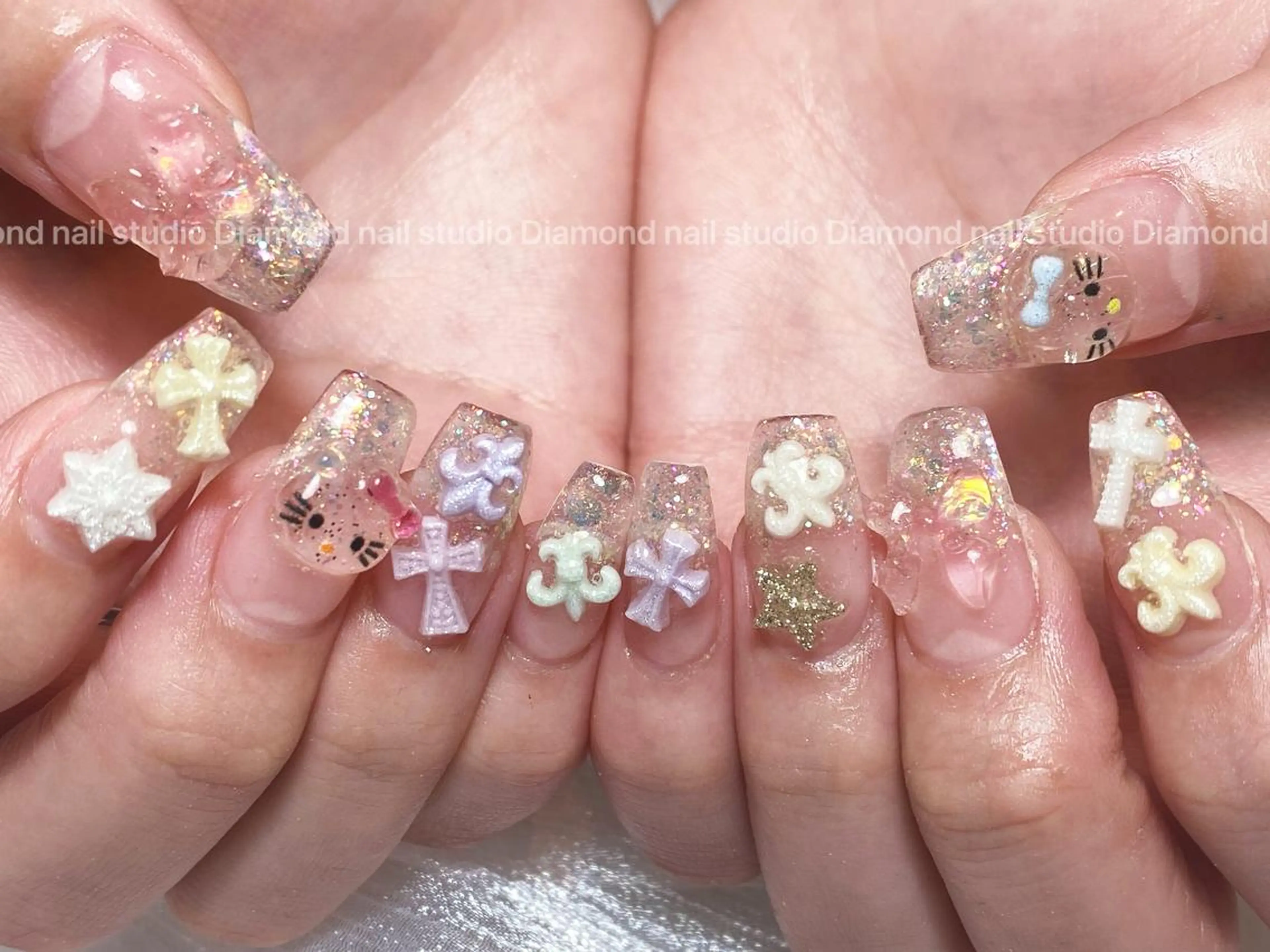 ネイル アートネイル オーロラネイル ガーリー キラキラネイル 韓国ネイル ハンドネイル DIAMOND 💦のネイルデザイン