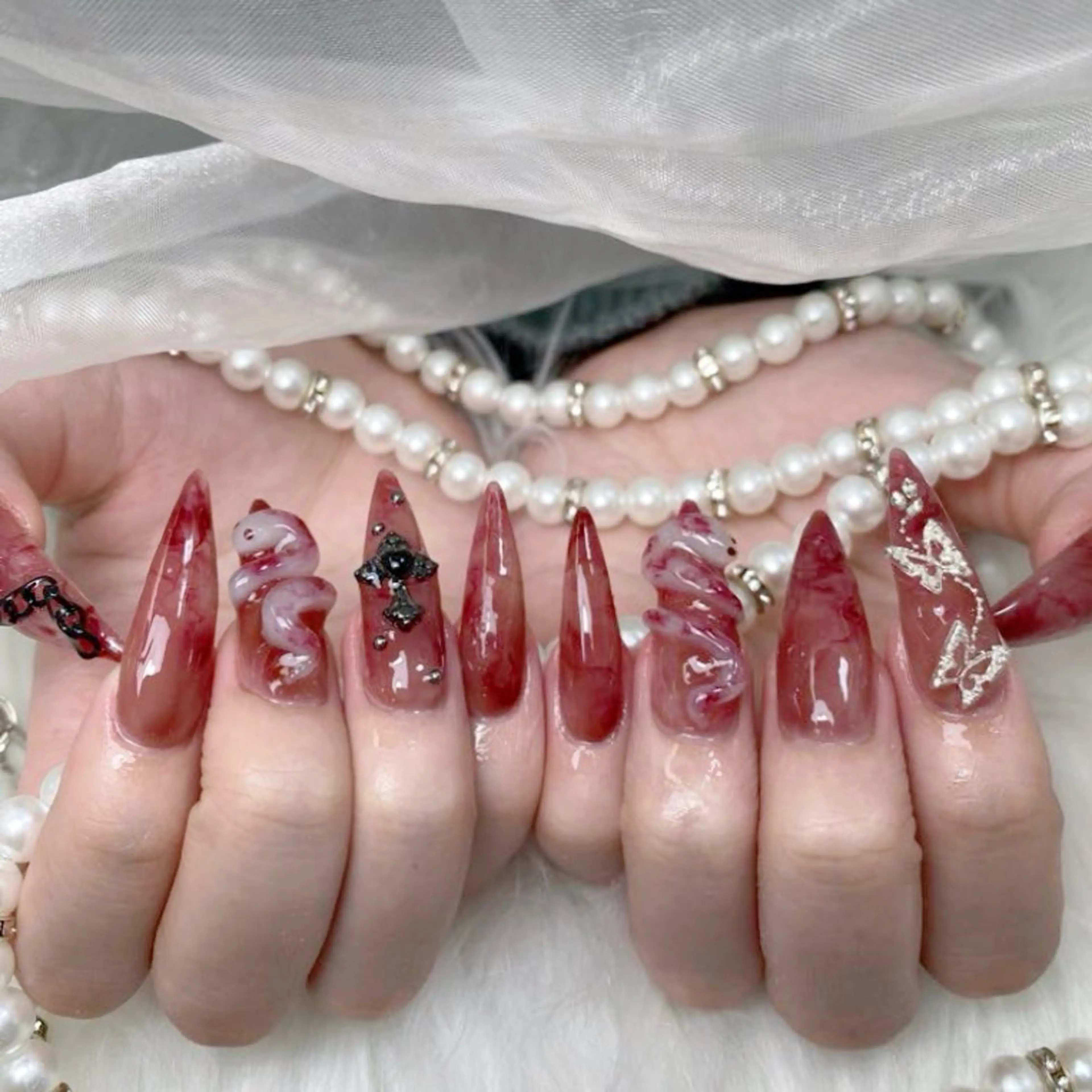 ネイル 成人式 キラキラネイル 大理石ネイル(マーブル) スカルプネイル 夏ネイル ハンドネイル MoMoA Nail ネイル長さ出し専門店のネイルデザイン