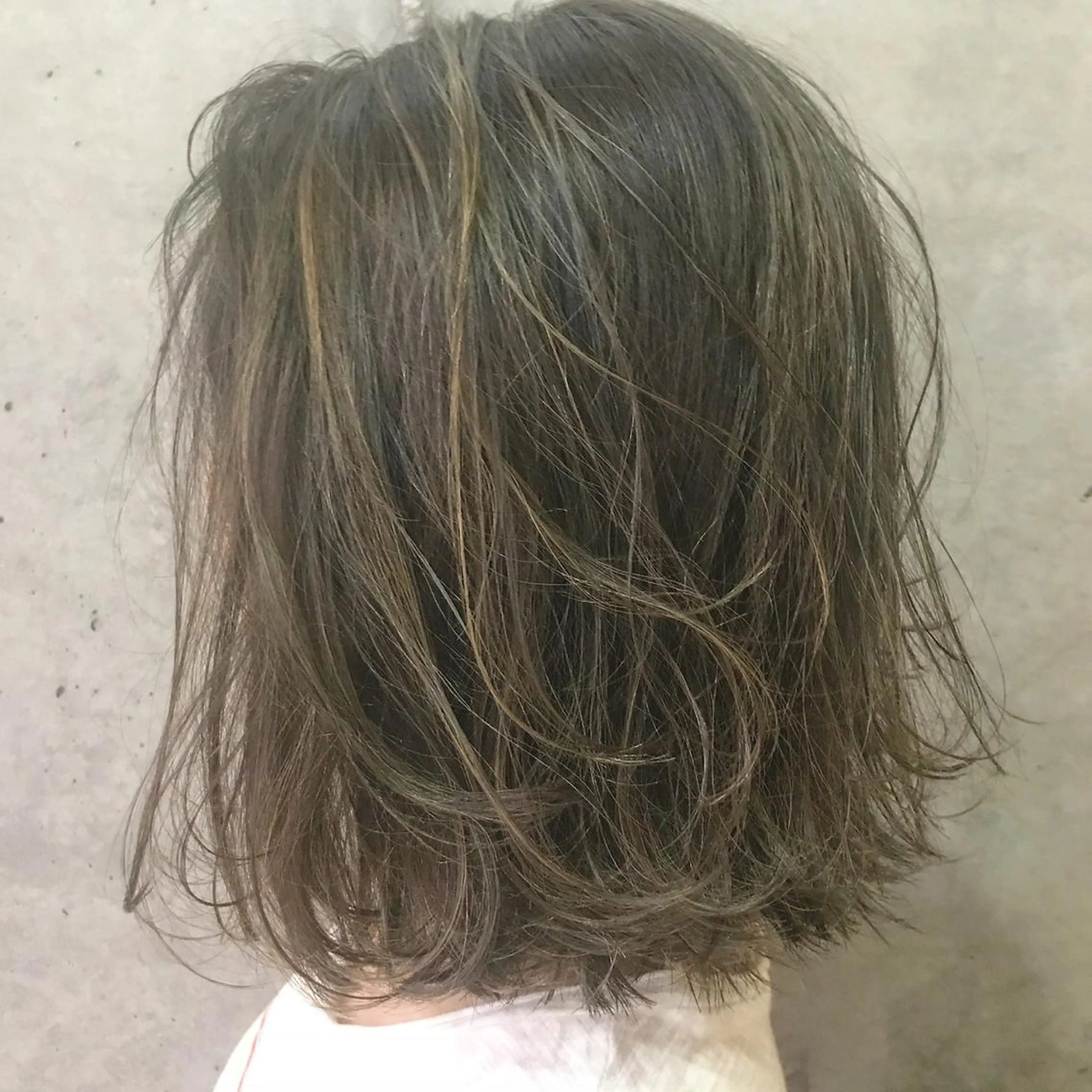 ミディアム カラー ヘアアレンジ 透明感カラー ハイライトカラー ハイライト 【公式】amble luxe池袋東口🩷のヘアスタイル