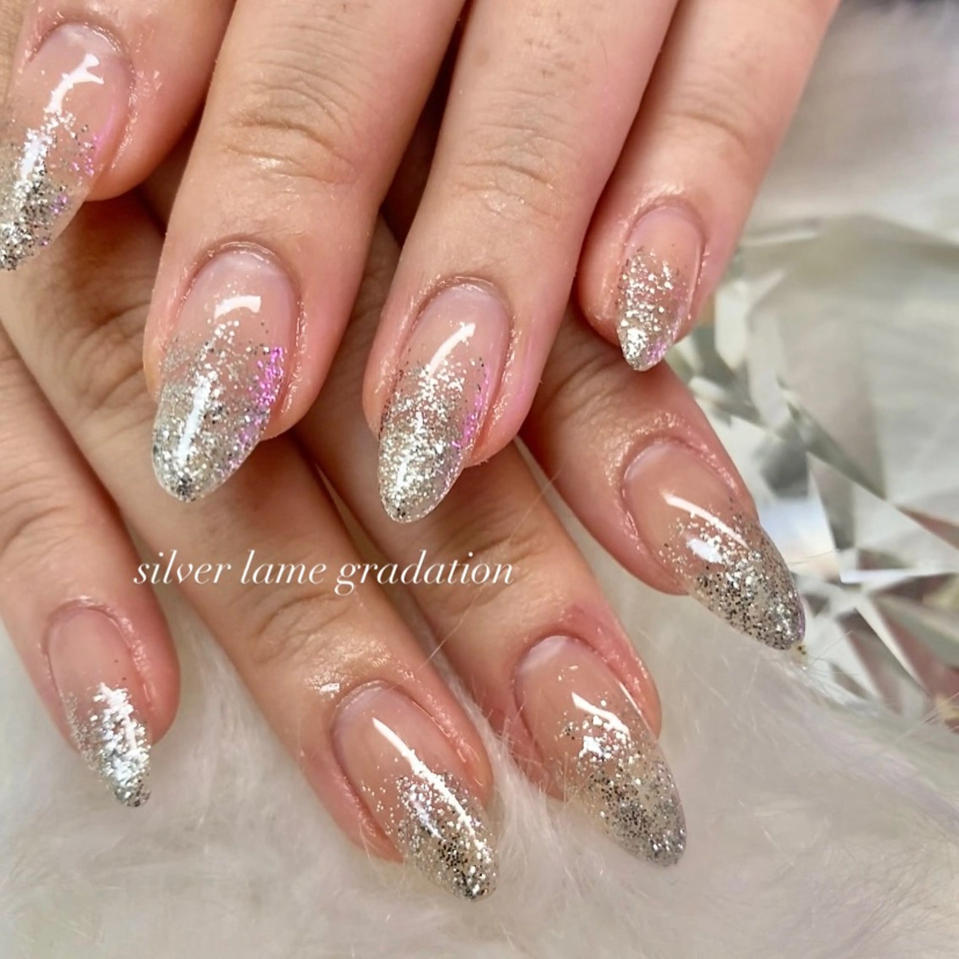 ネイル 長さ出し グラデーション ラメ(グリッター) ラメグラデーション 𝐒. 𝐒𝐚𝐰𝐚のネイルデザイン