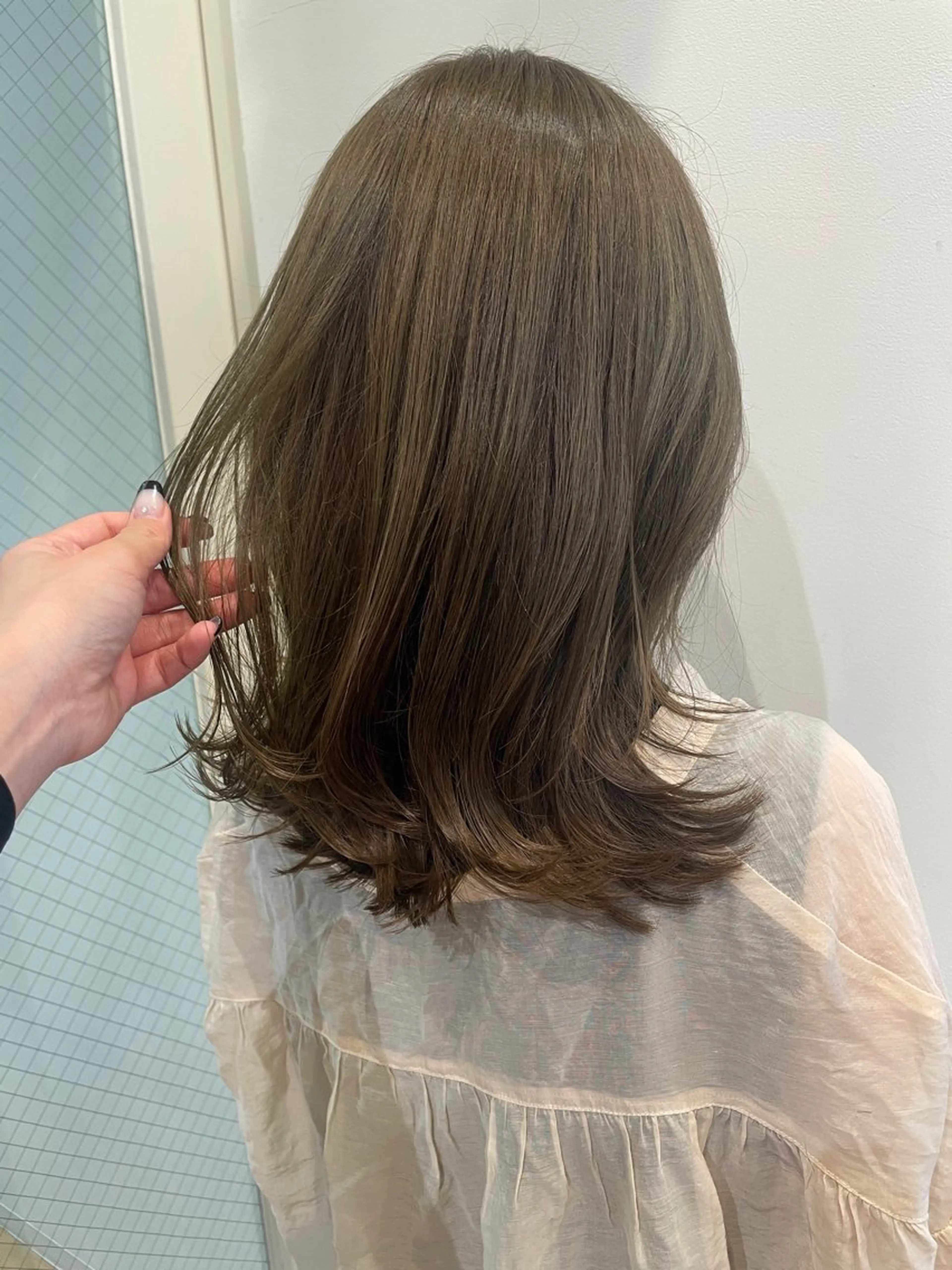 カラー 市吉 杏奈のヘアスタイル