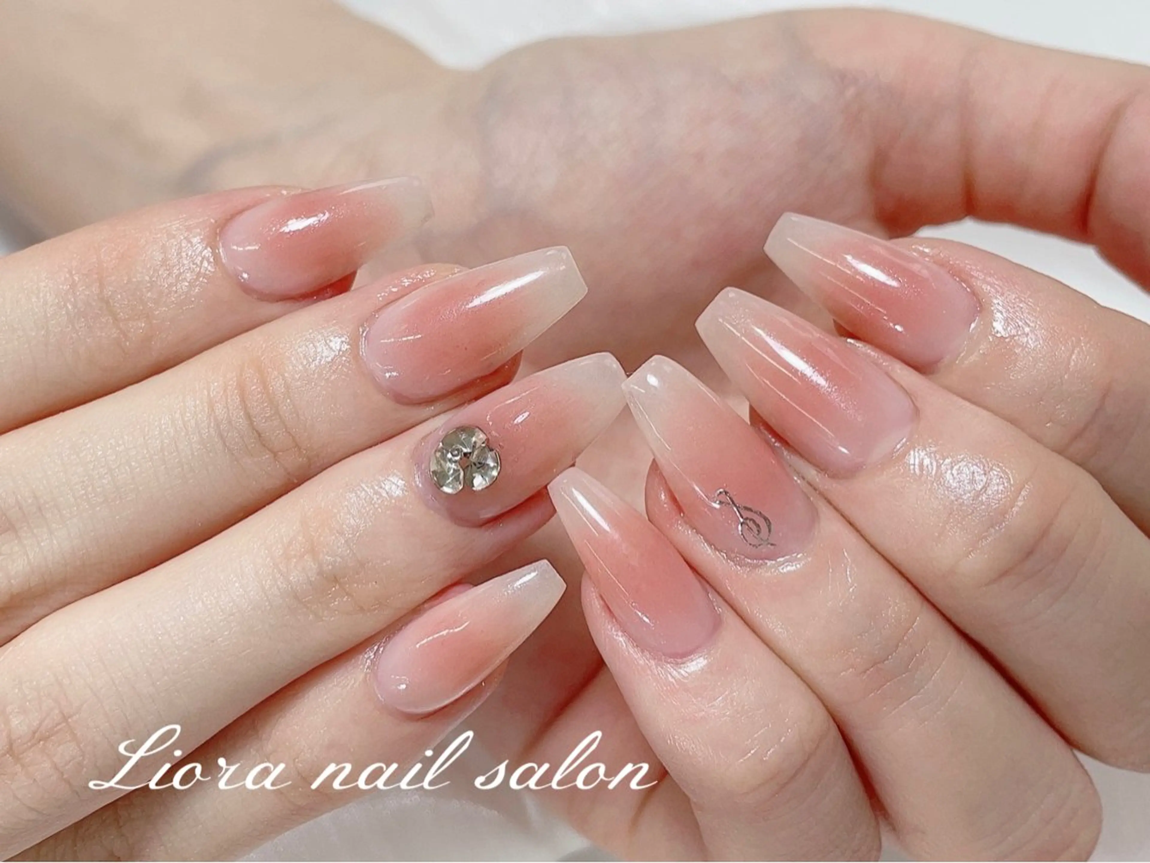 ネイル チークネイル フットネイル フレンチネイル ジェルネイル ガーリー ハンドネイル ハンドケア Liora nail スカルプ専門店のネイルデザイン