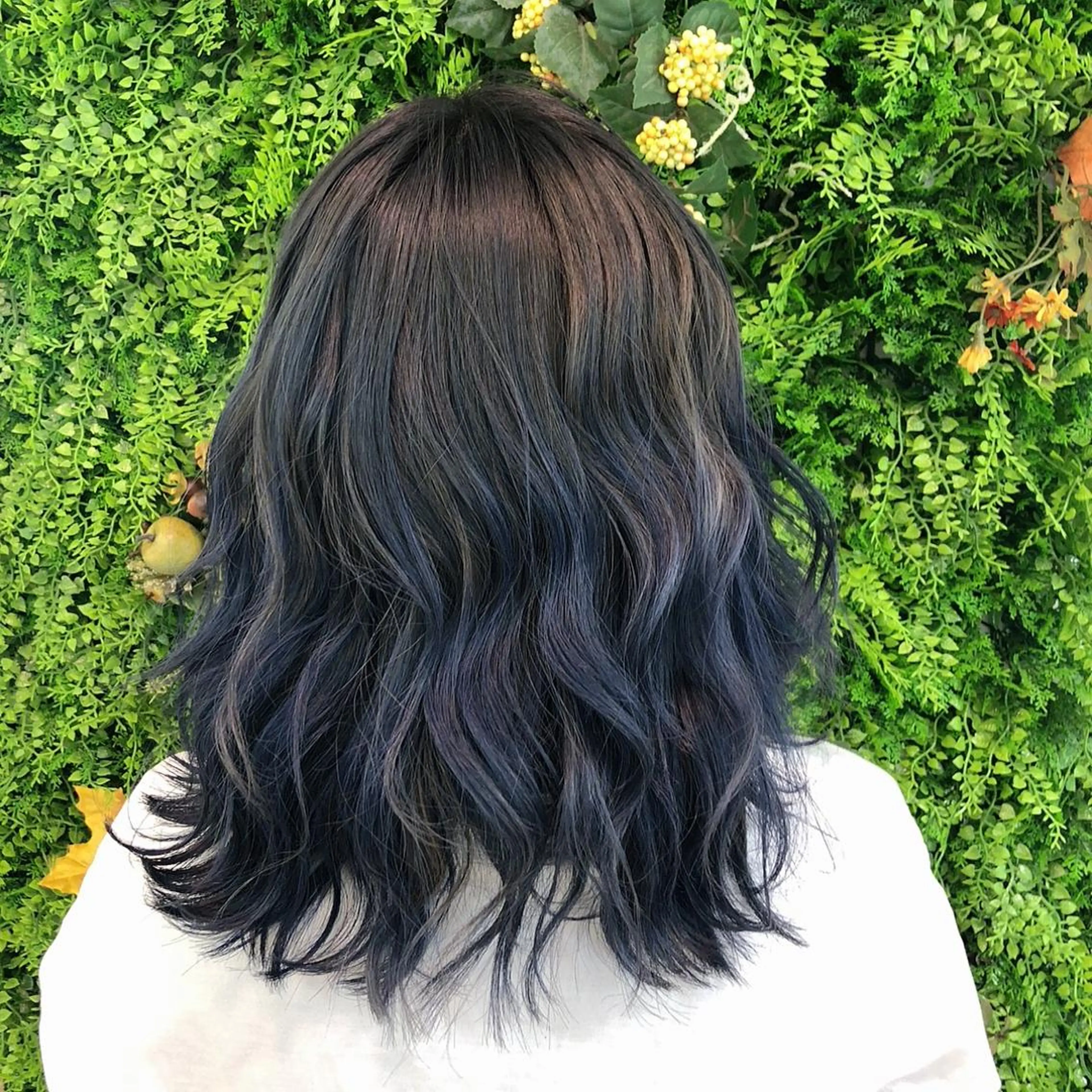 セミロング アッシュ 村上 祐香のヘアスタイル