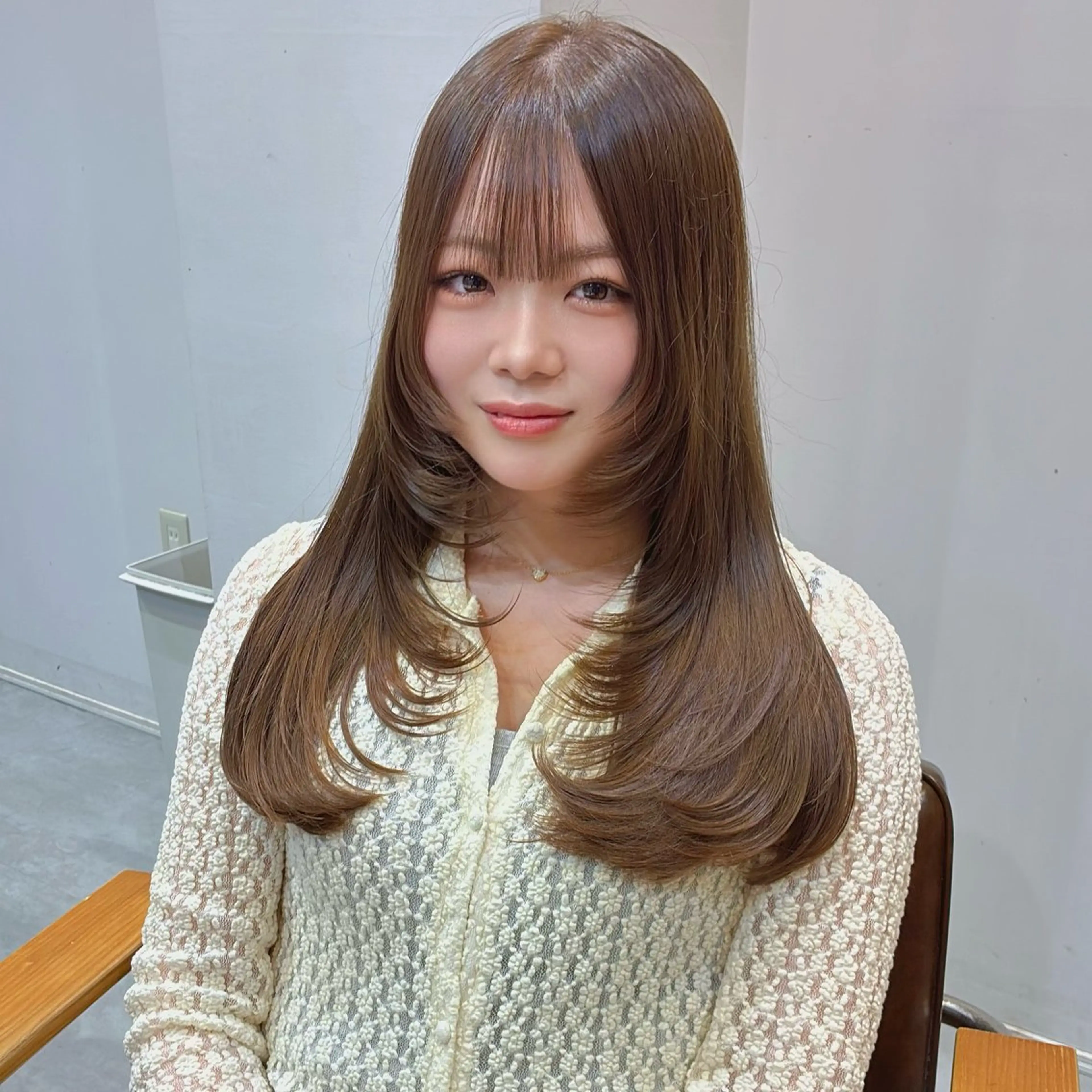 ロング レイヤーカット ロング カット ヘアカラー calna 古賀 菜摘のヘアスタイル