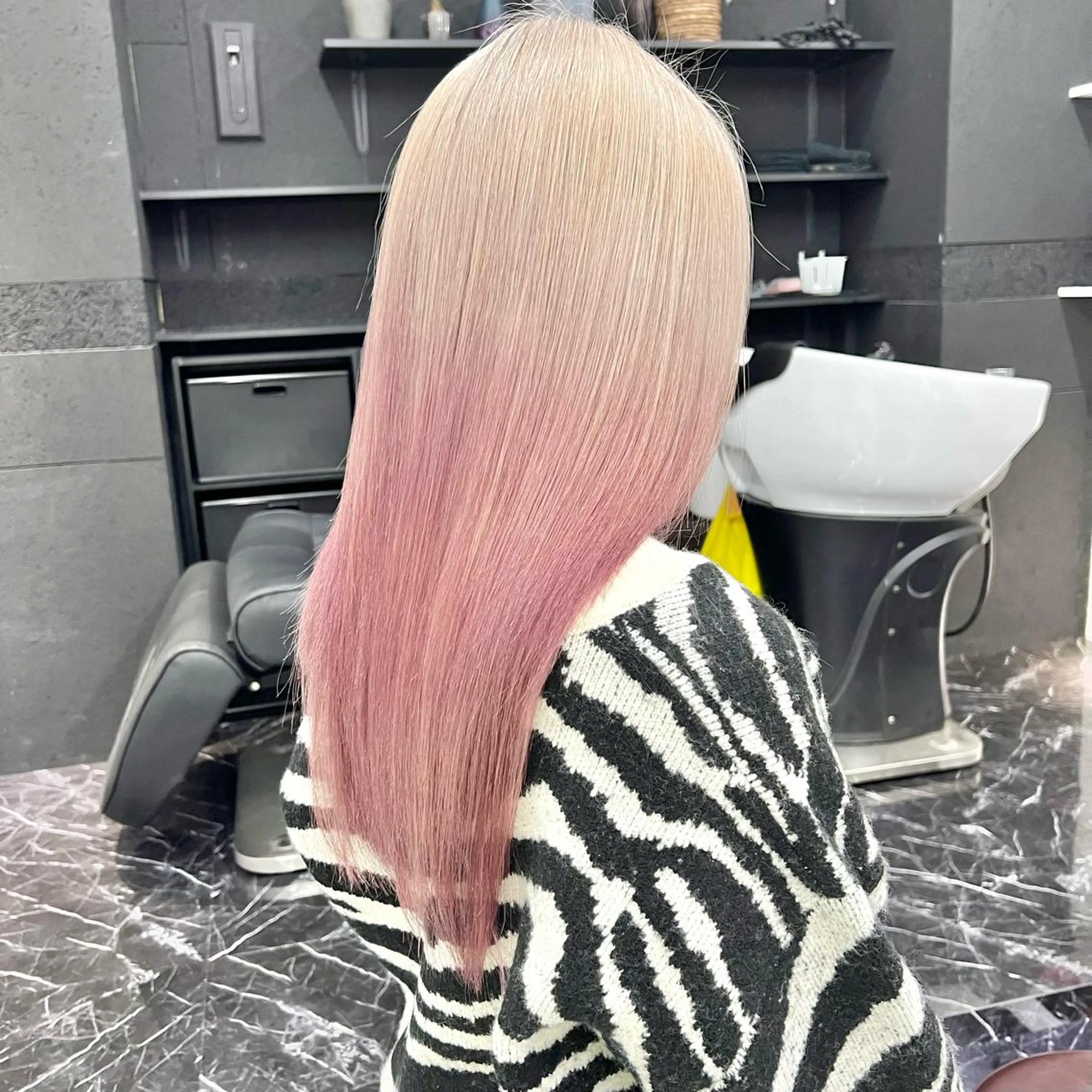 セミロング カラー ブリーチ ハイトーンカラー ピンクカラー ChuDuck所属・🐮ChuDuck 代表　SHOTA🐮のヘアスタイル