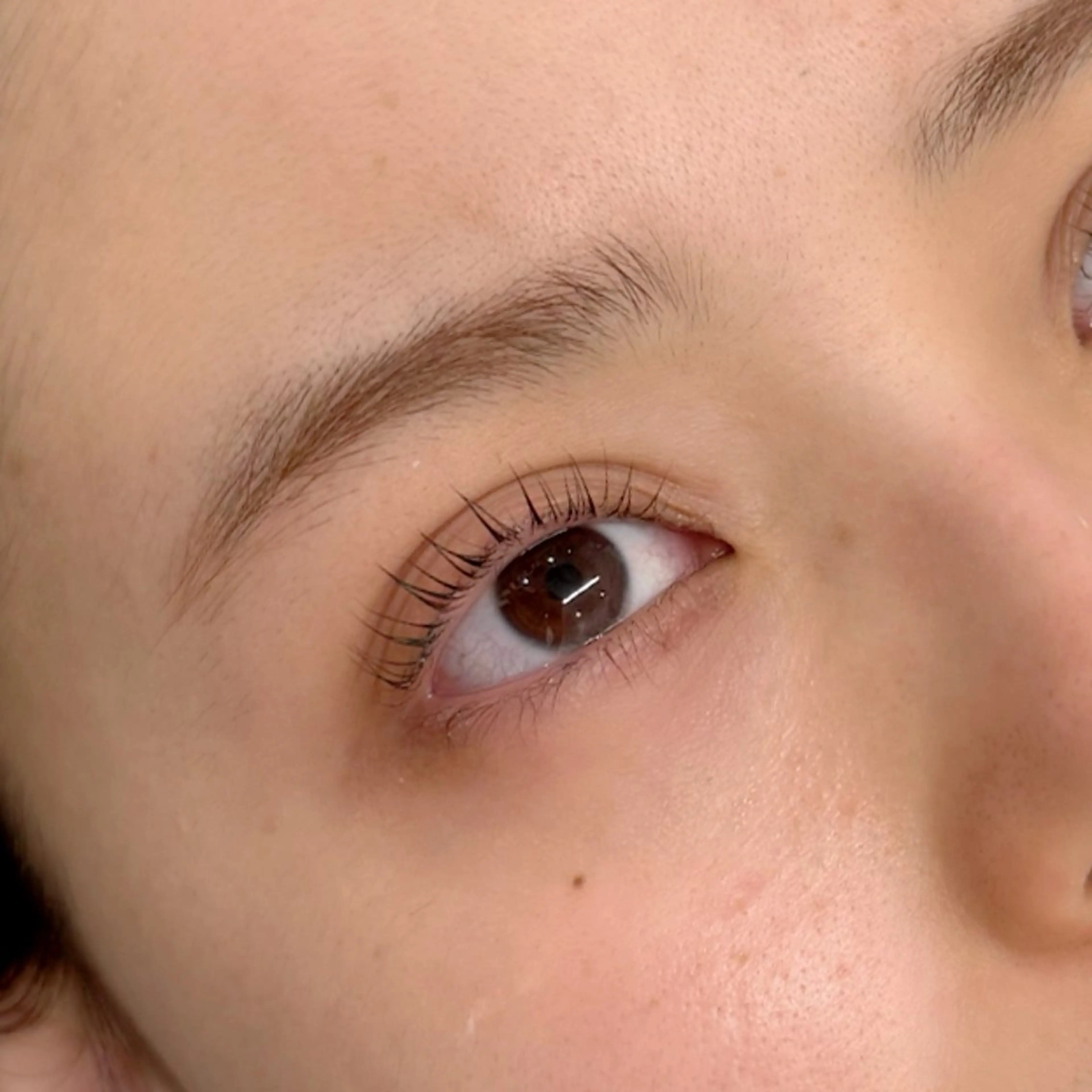 マツエク・マツパ アイブロウ専門サロンエサージュ町田店所属・町田 桃香のマツエク・マツパデザイン