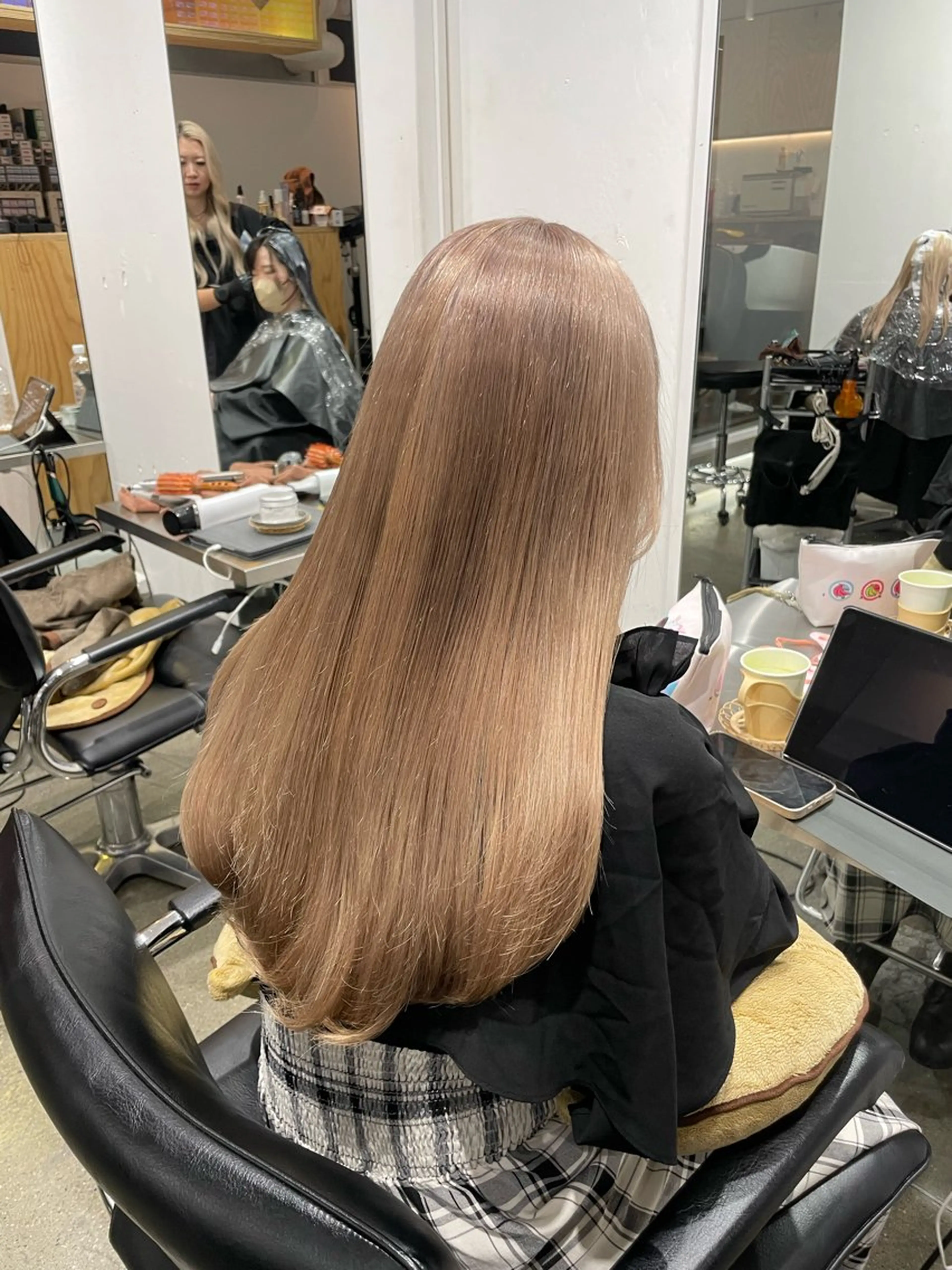 ロング カラー ベージュカラー ブリーチ ケアブリーチ ホワイトベージュ ヘアカラー 🪞♡韓国風スタイル MISATO🪞♡のヘアスタイル