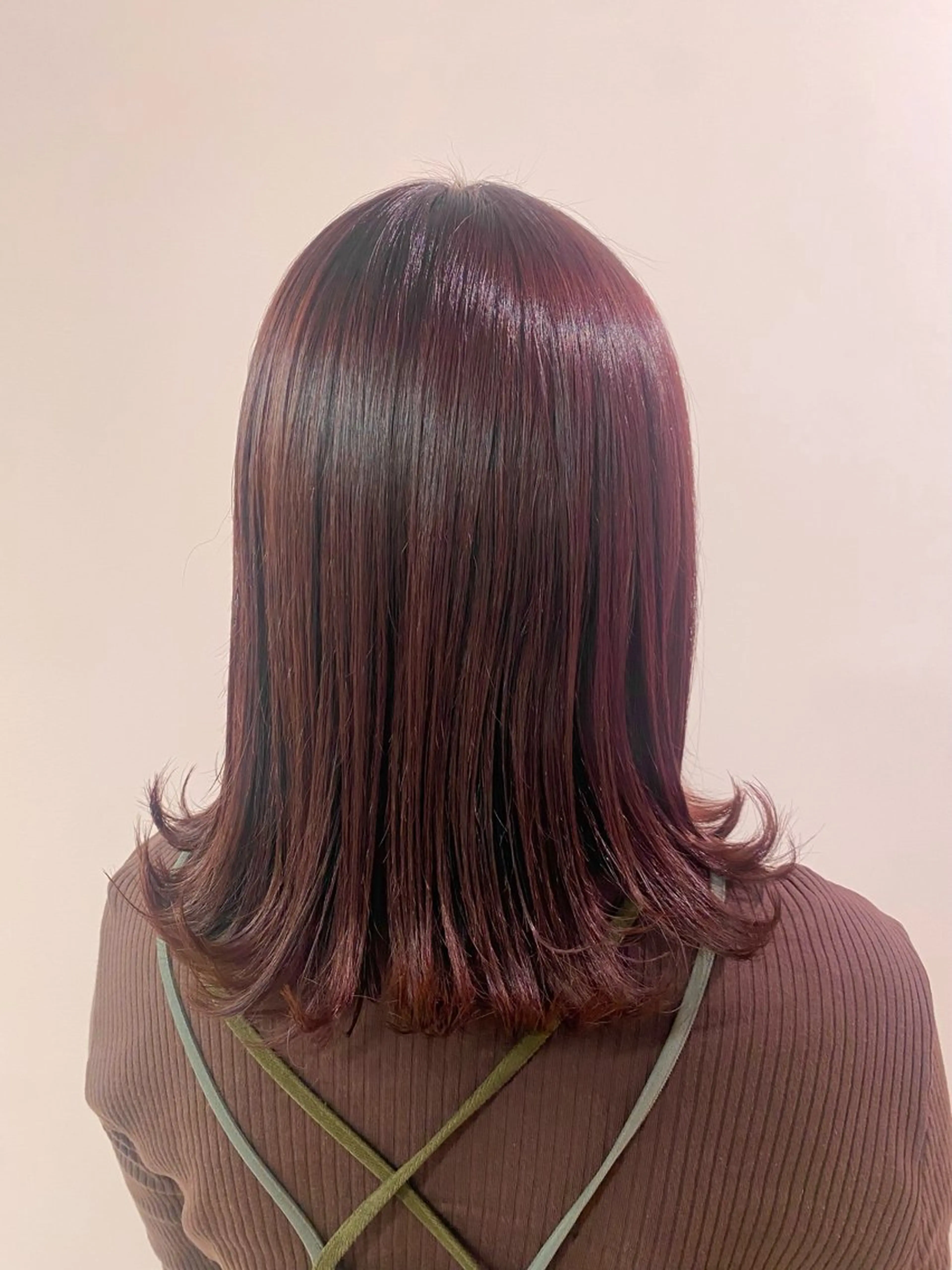 ミディアム カラー 古川 琴美のヘアスタイル