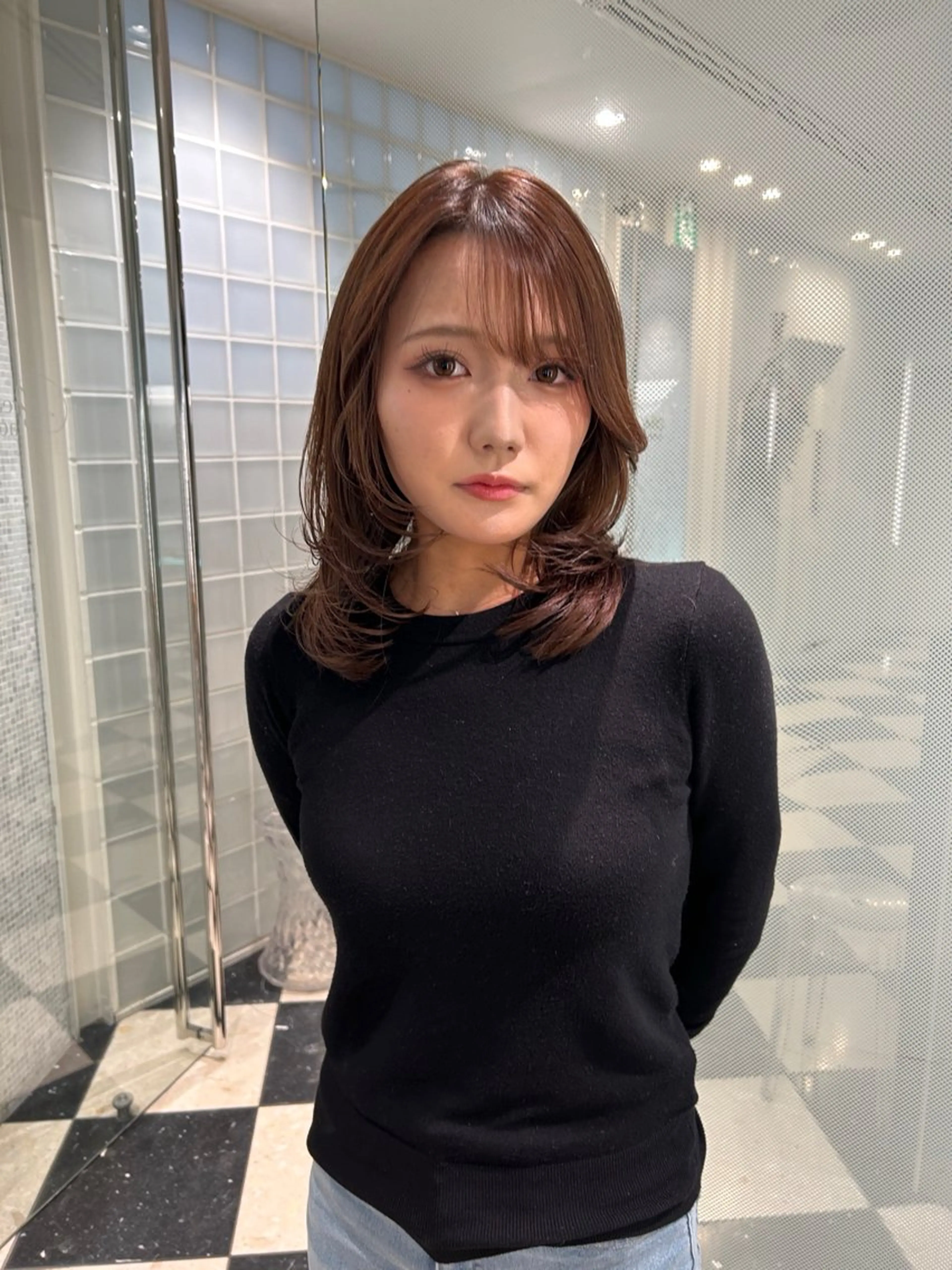 ミディアム 顔まわりレイヤー 顔周りカット レイヤーカット 大谷美佳/レイヤー カット/ツヤ髪のヘアスタイル