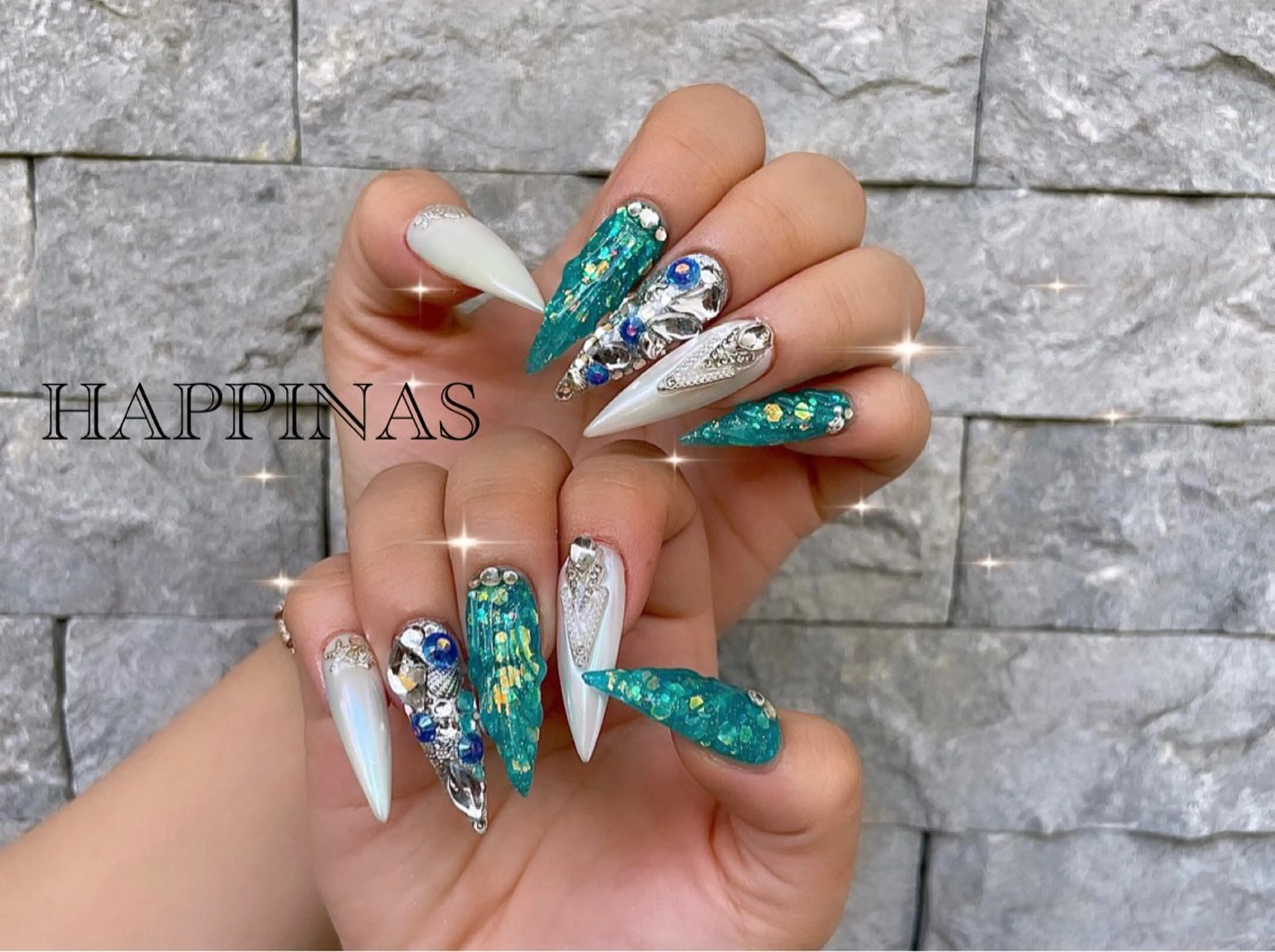 ネイル アートネイル グラデーション キラキラネイル ロングネイル マグネットネイル ハンドネイル HAPPINAS Jrネイリスト💅のネイルデザイン