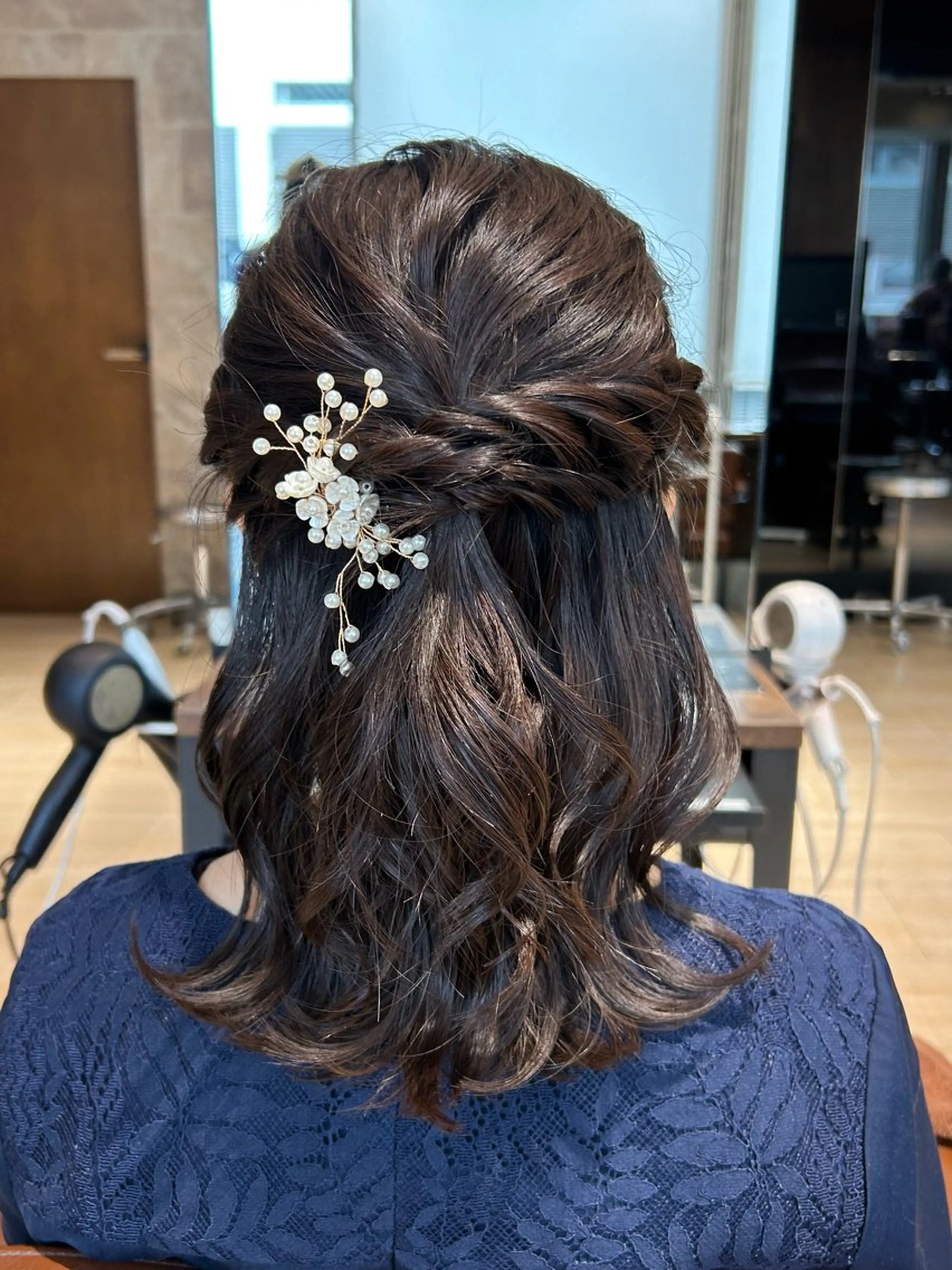 お呼ばれヘアアレンジ💐の写真