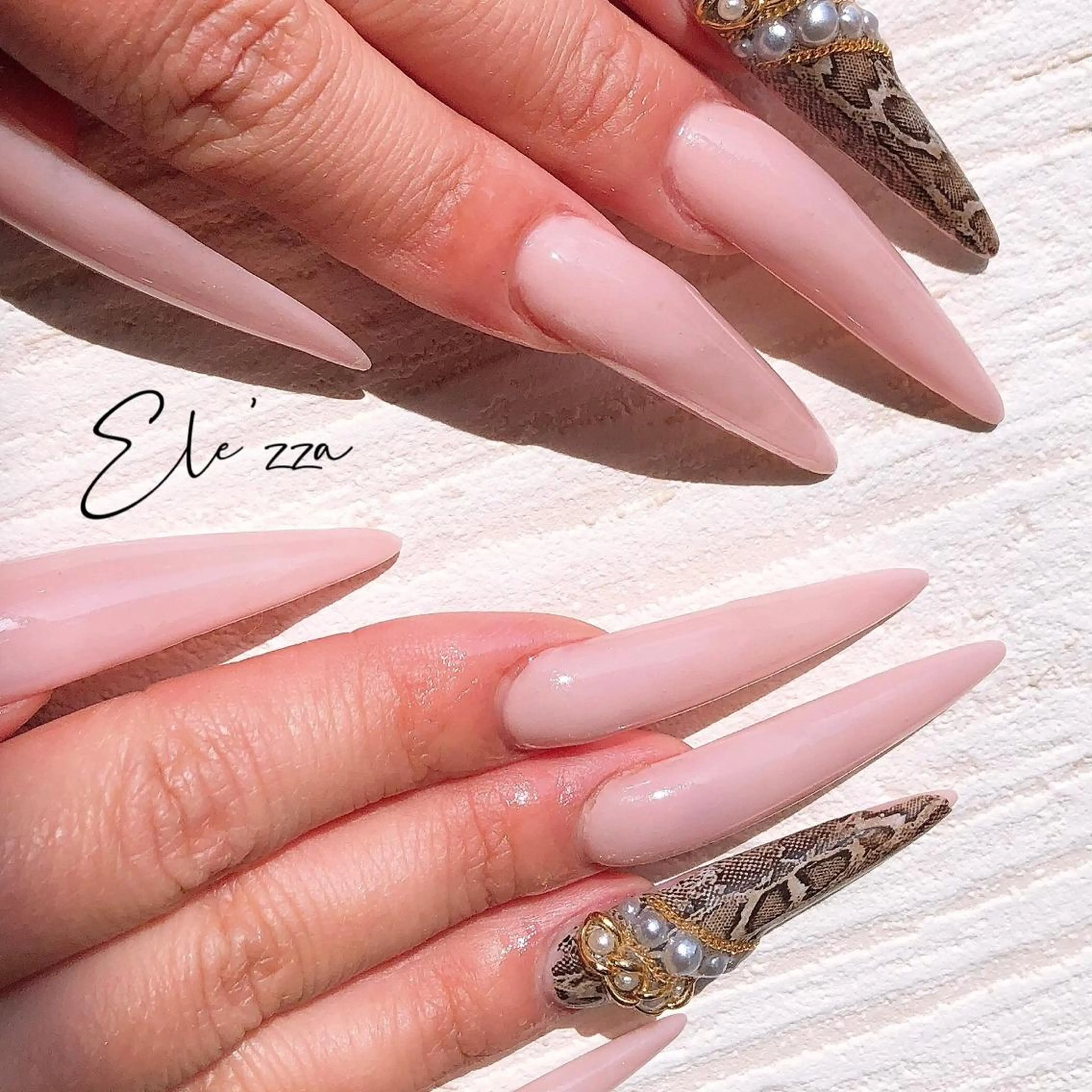 《スカルプ》アート2本の写真