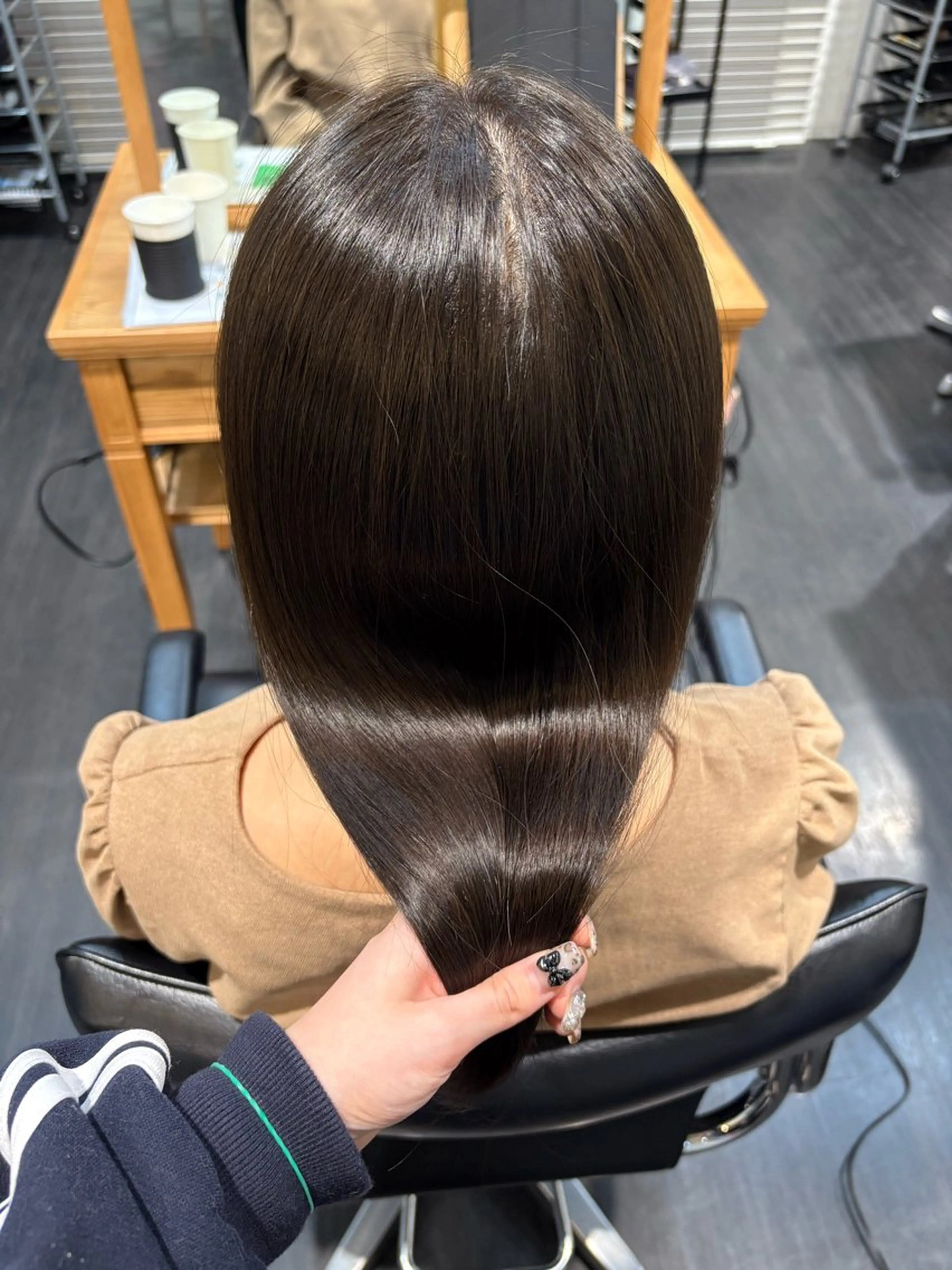 ミディアム カラー 細田 碧のヘアスタイル