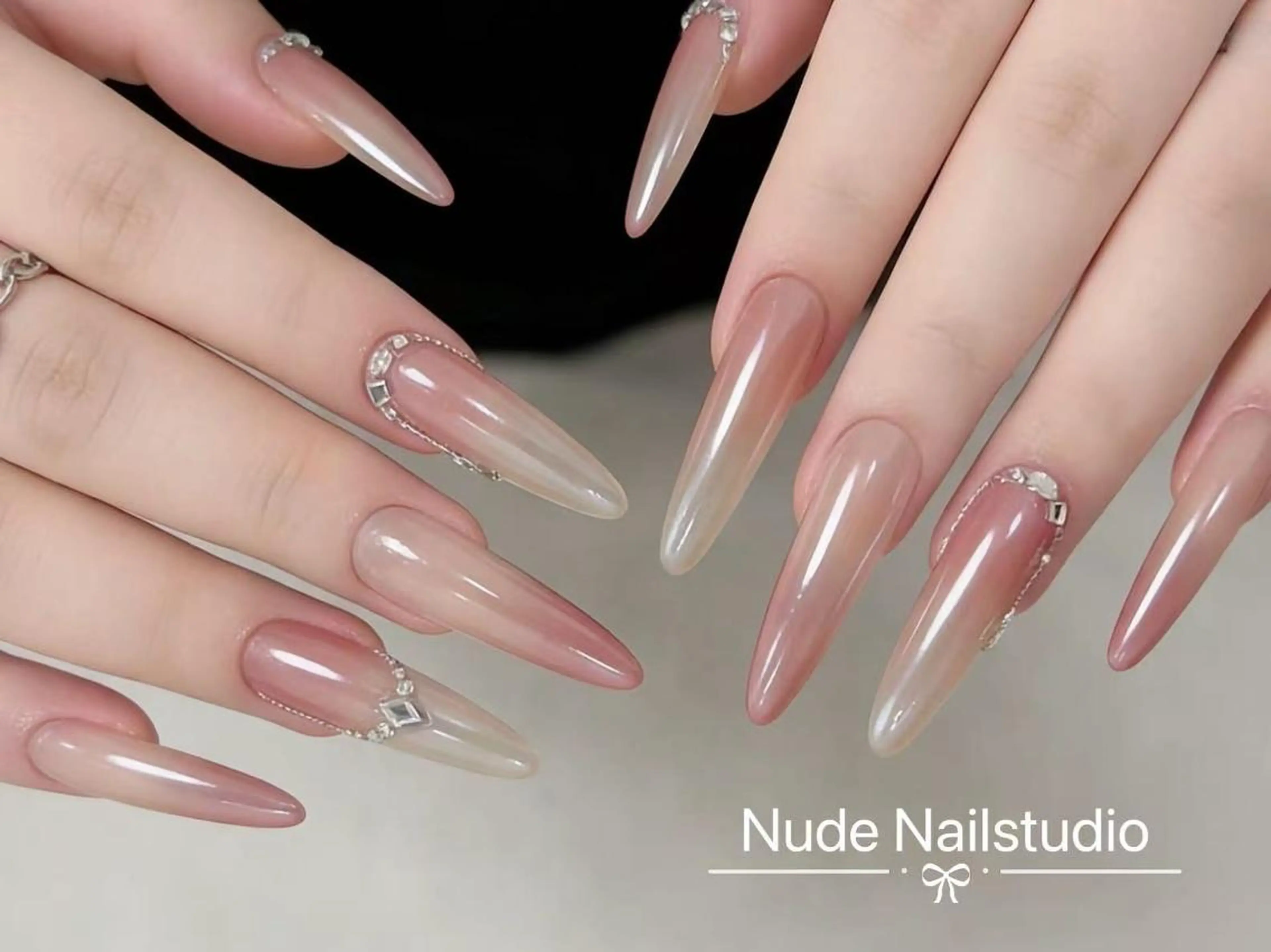 ネイル チークネイル フットネイル フレンチネイル ジェルネイル ガラスフレンチ ヌドネイルスタジオ もものネイルデザイン