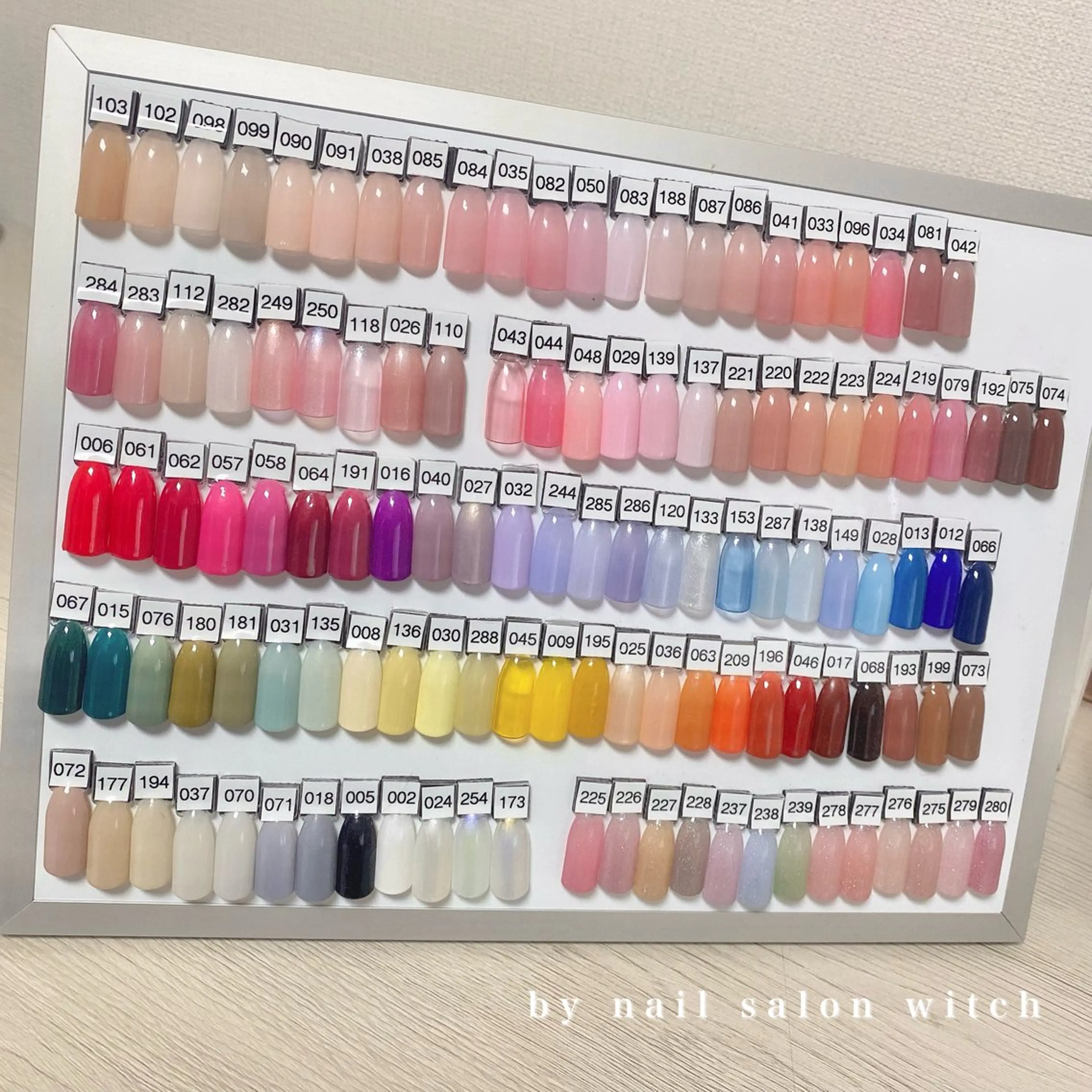 ネイル ショートネイル専門店　nail salon witch所属・縮 彩理のネイルデザイン
