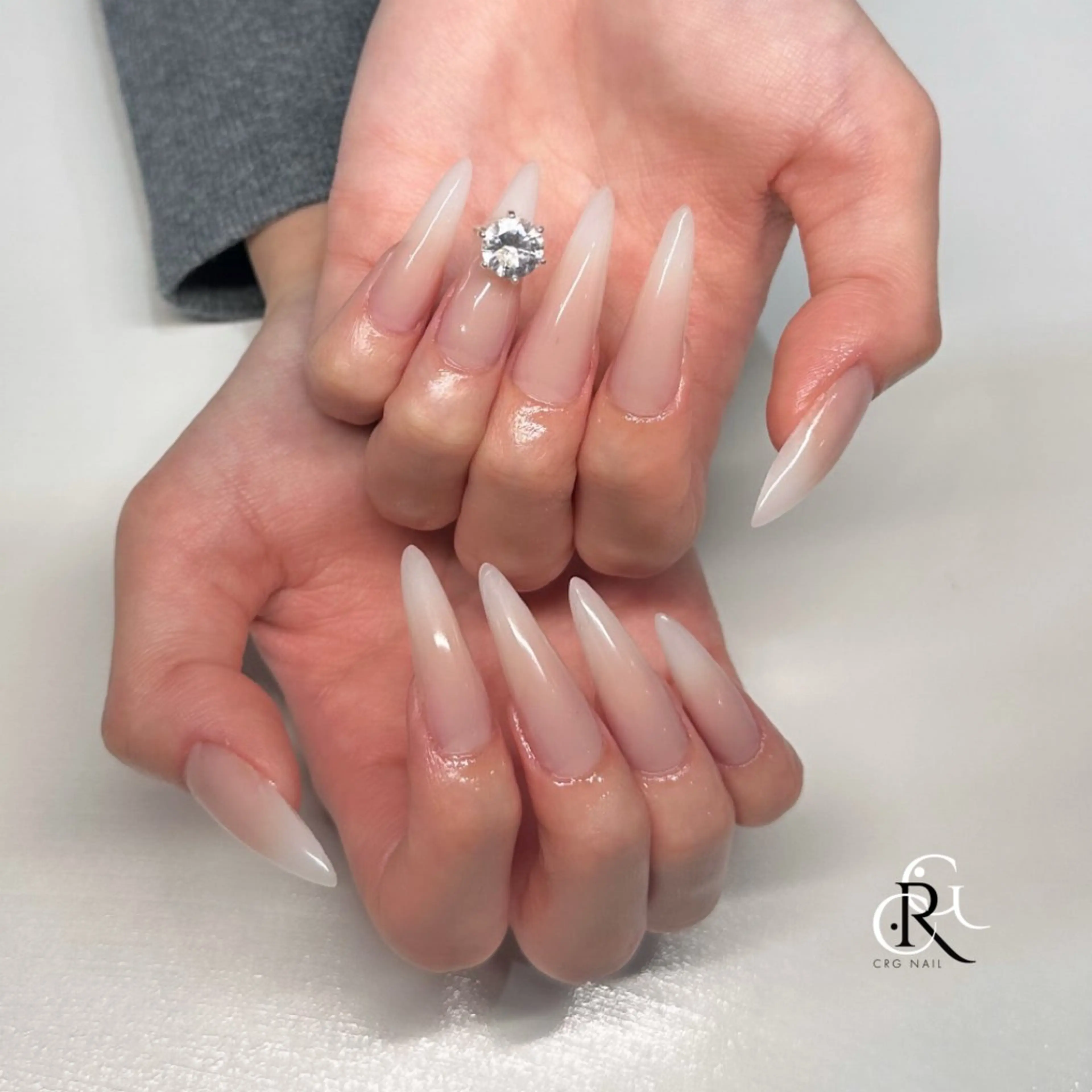 ネイル ロングネイル ハンドネイル 美フォルム✨ CRG　RURIのネイルデザイン