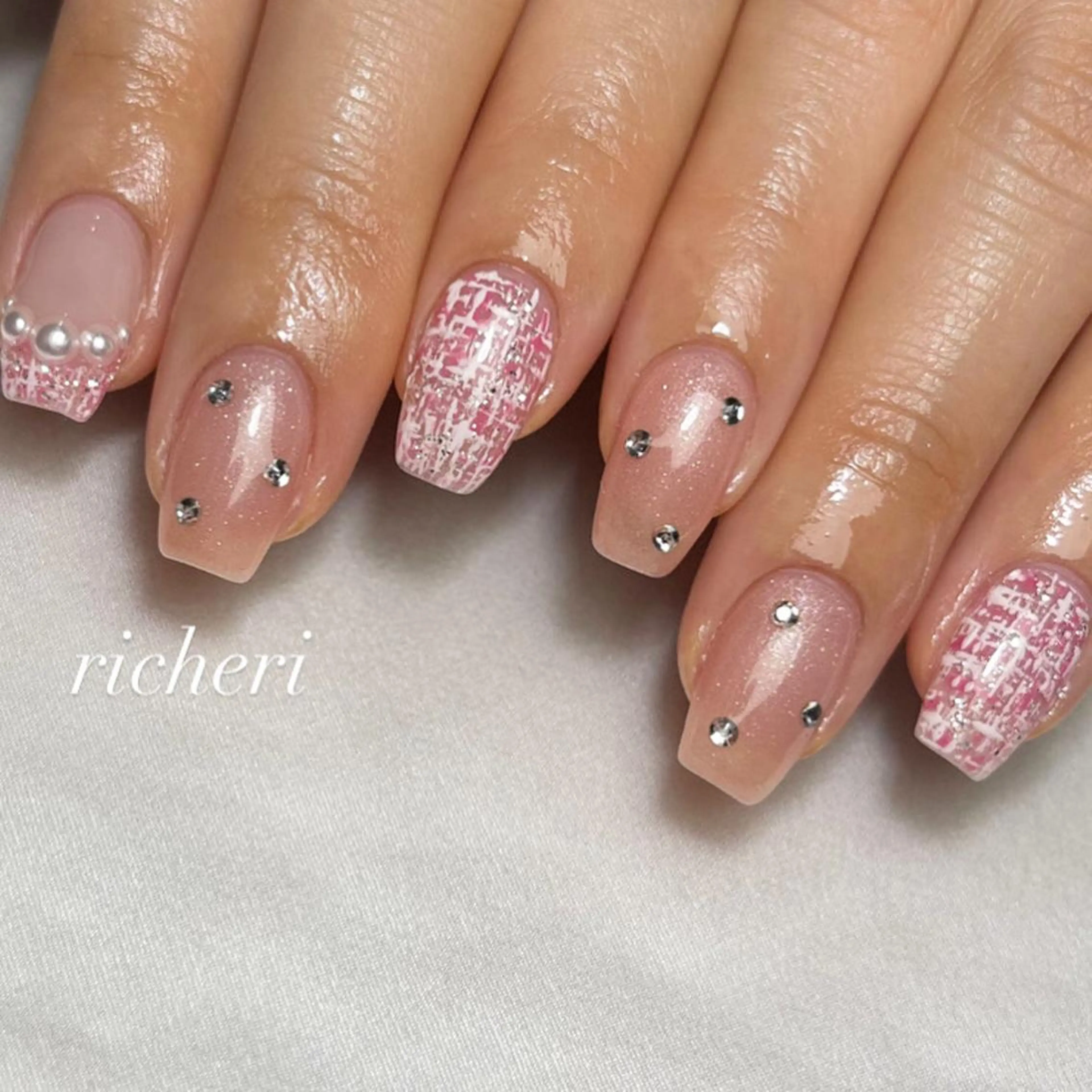 ミディアム ネイル ハンドネイル richeri beautyのネイルデザイン