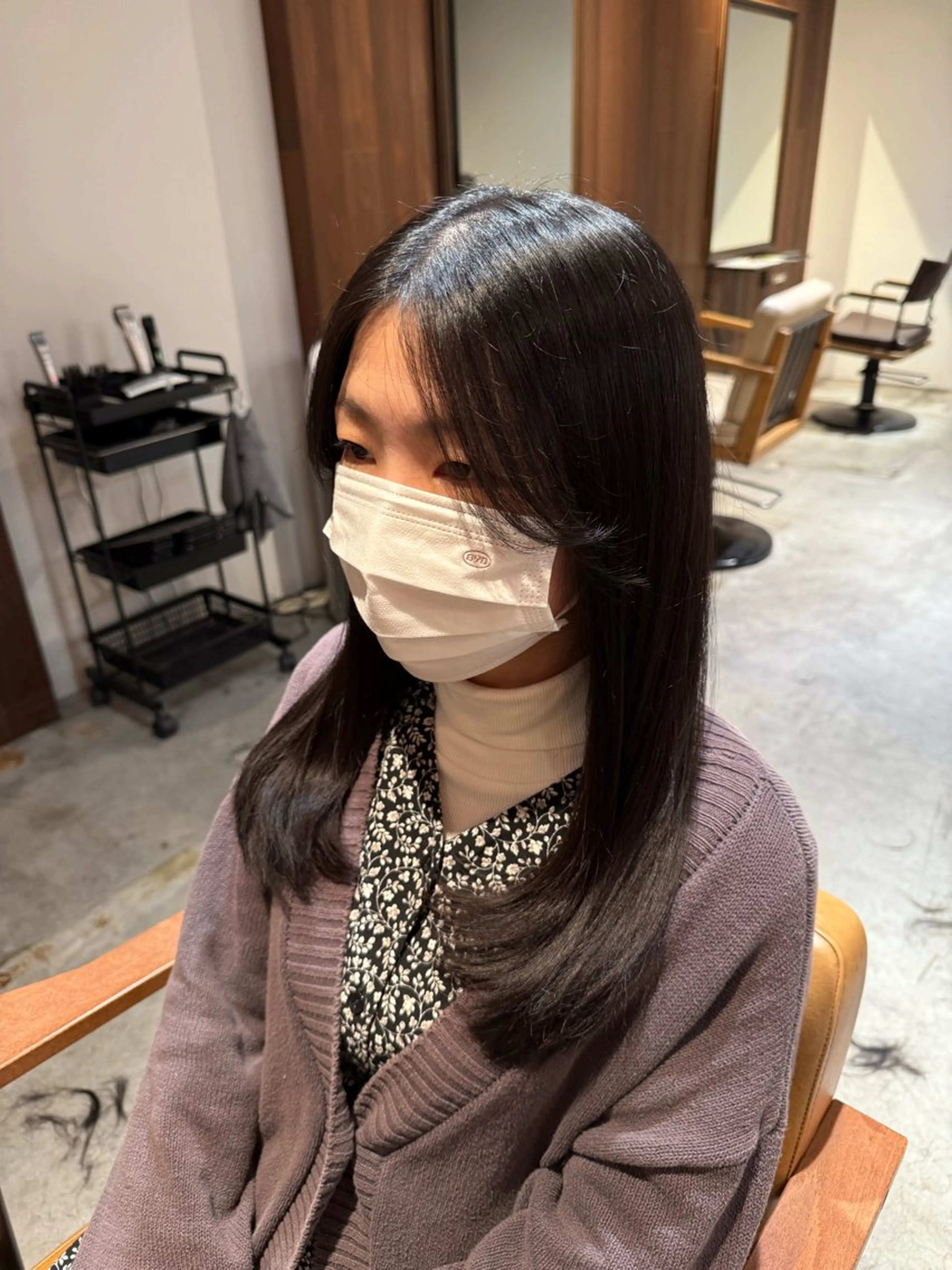 セミロング レイヤーカット 時﨑 実子/透明感カラーのヘアスタイル