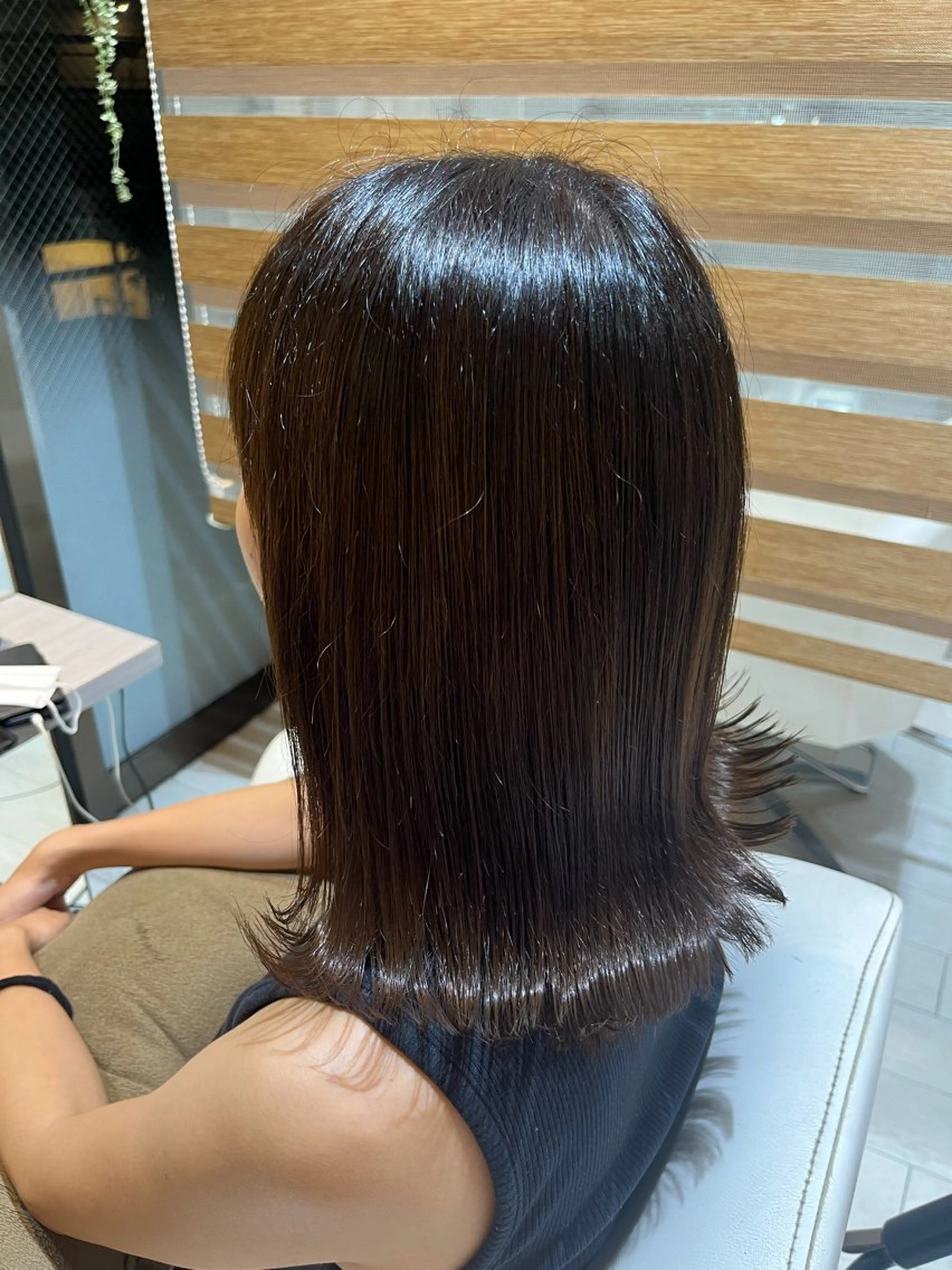 ミディアム 外ハネヘア 須藤 百合香のヘアスタイル