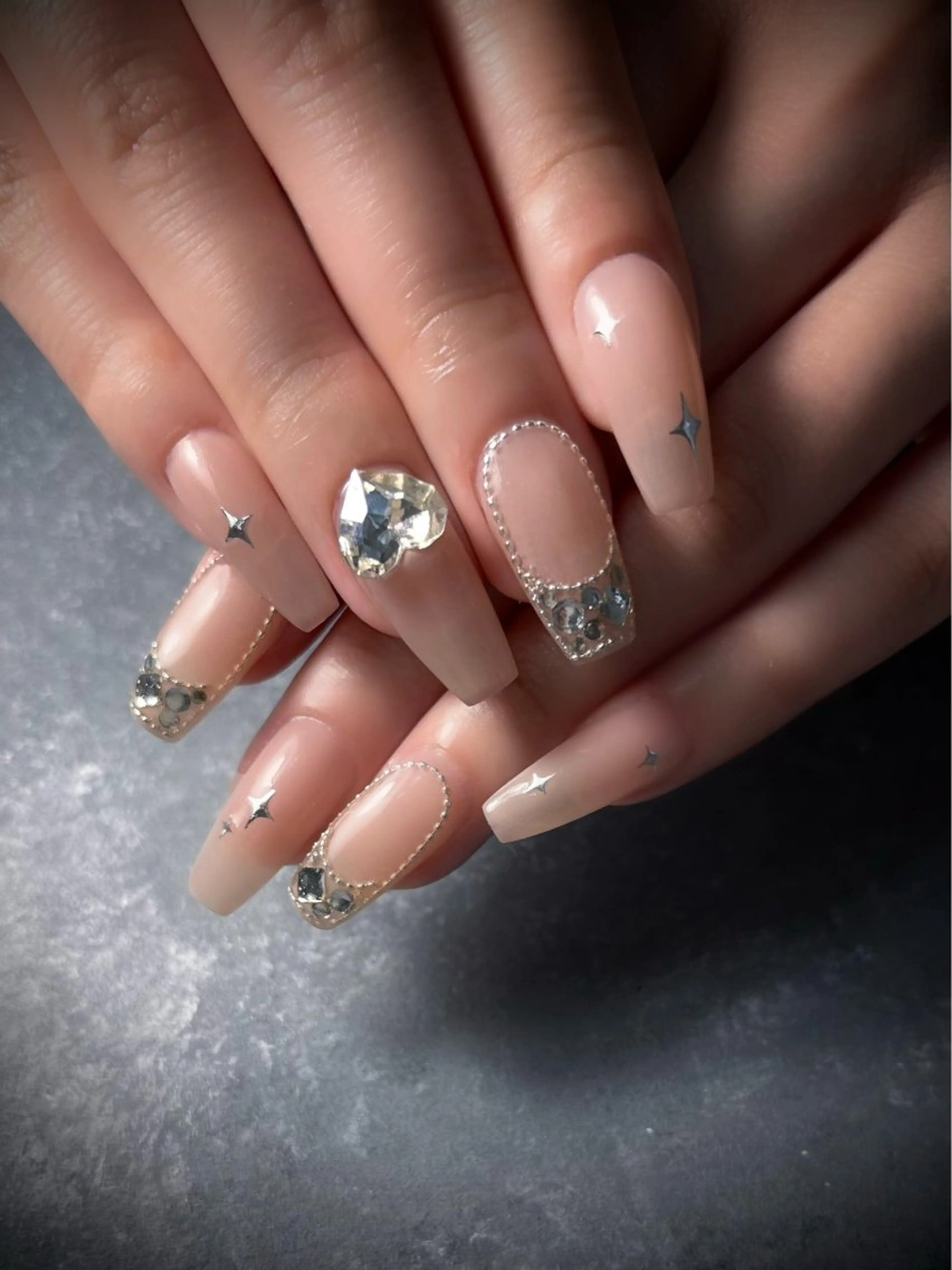 ネイル キラキラネイル マグネットネイル ワンカラーネイル スカルプネイル ワンホンネイル nine.🦋 YUKOのネイルデザイン