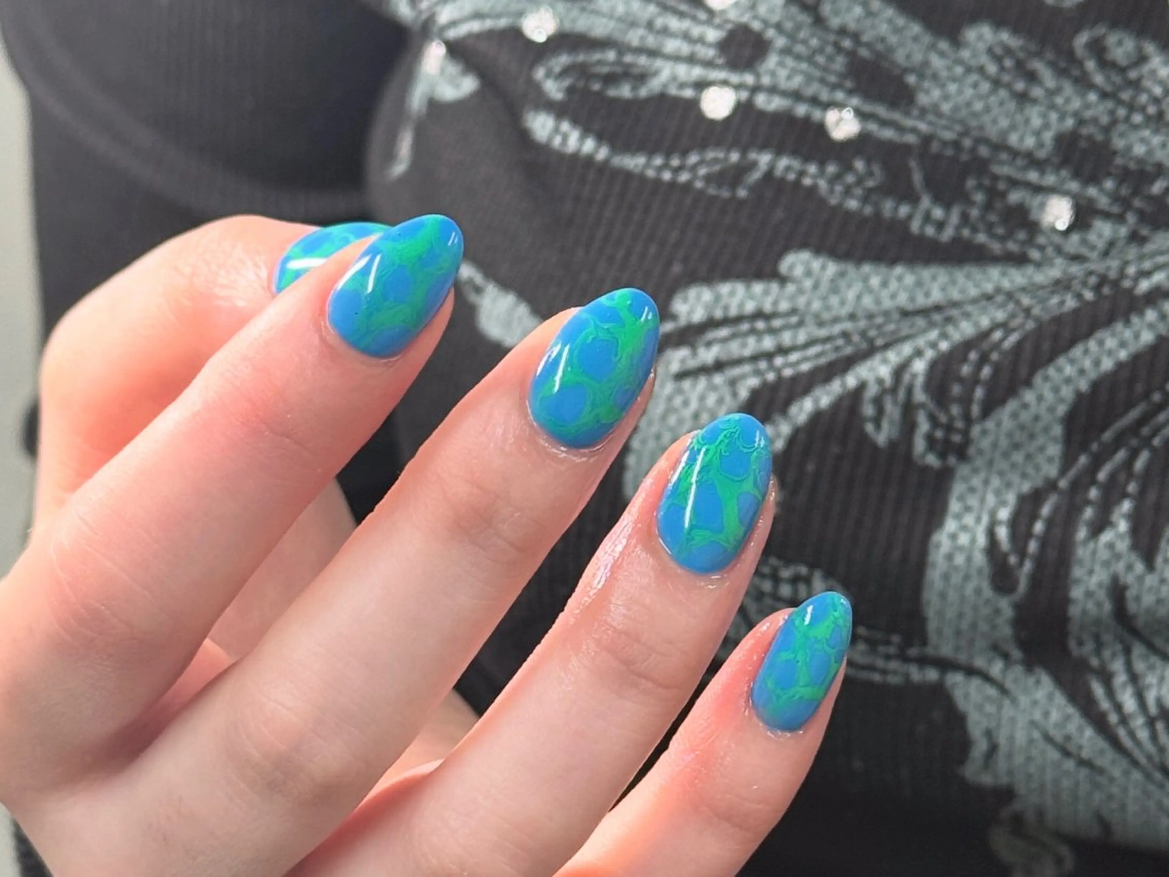 ネイル アートネイル ジェルネイル 氷ネイル・うるうるネイル キラキラネイル ニュアンスネイル Pins16所属・HI-KO 🦙のネイルデザイン