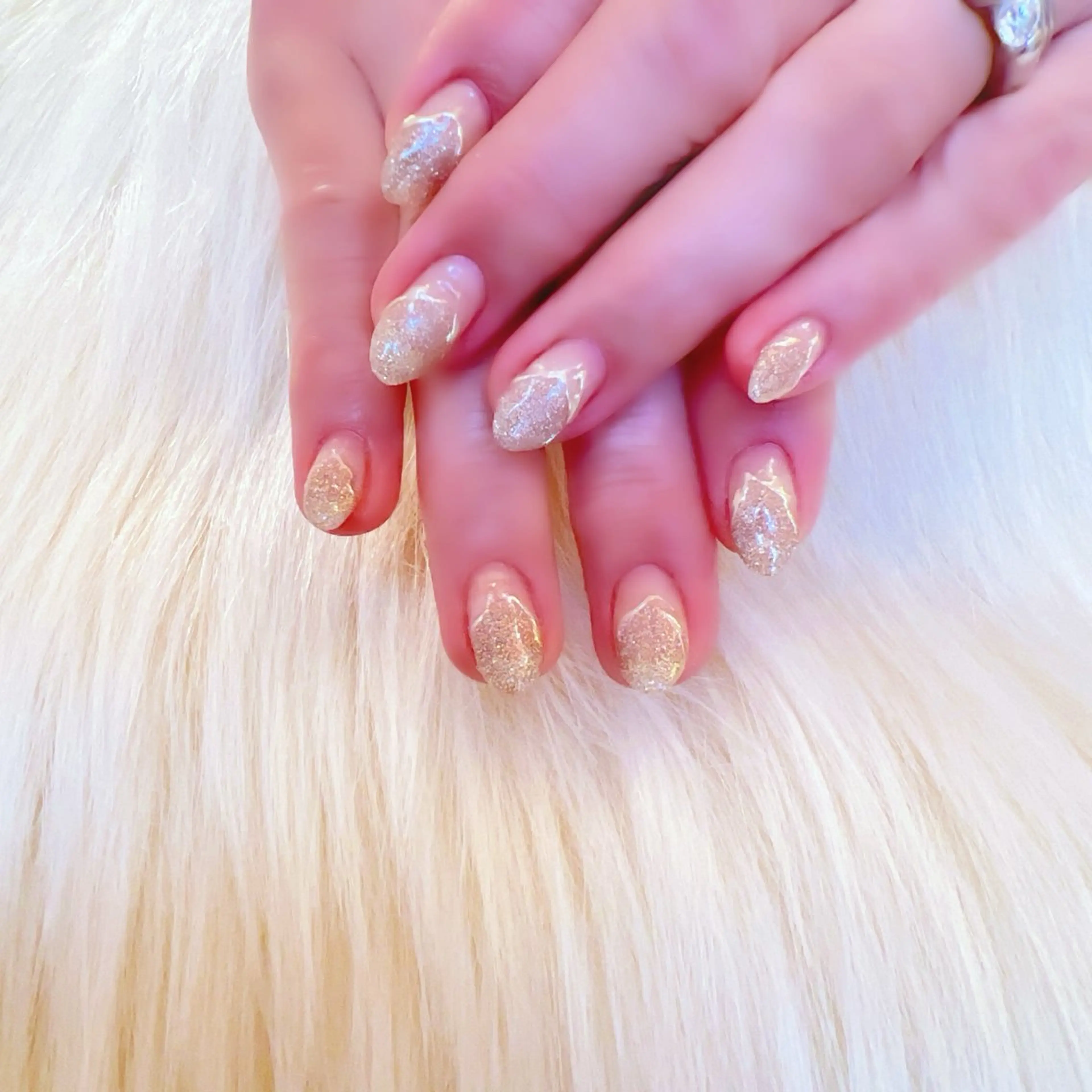 ネイル キラキラネイル ニュアンスネイル 隠れ家一戸建て金町 HIROMI 葛飾区のネイルデザイン