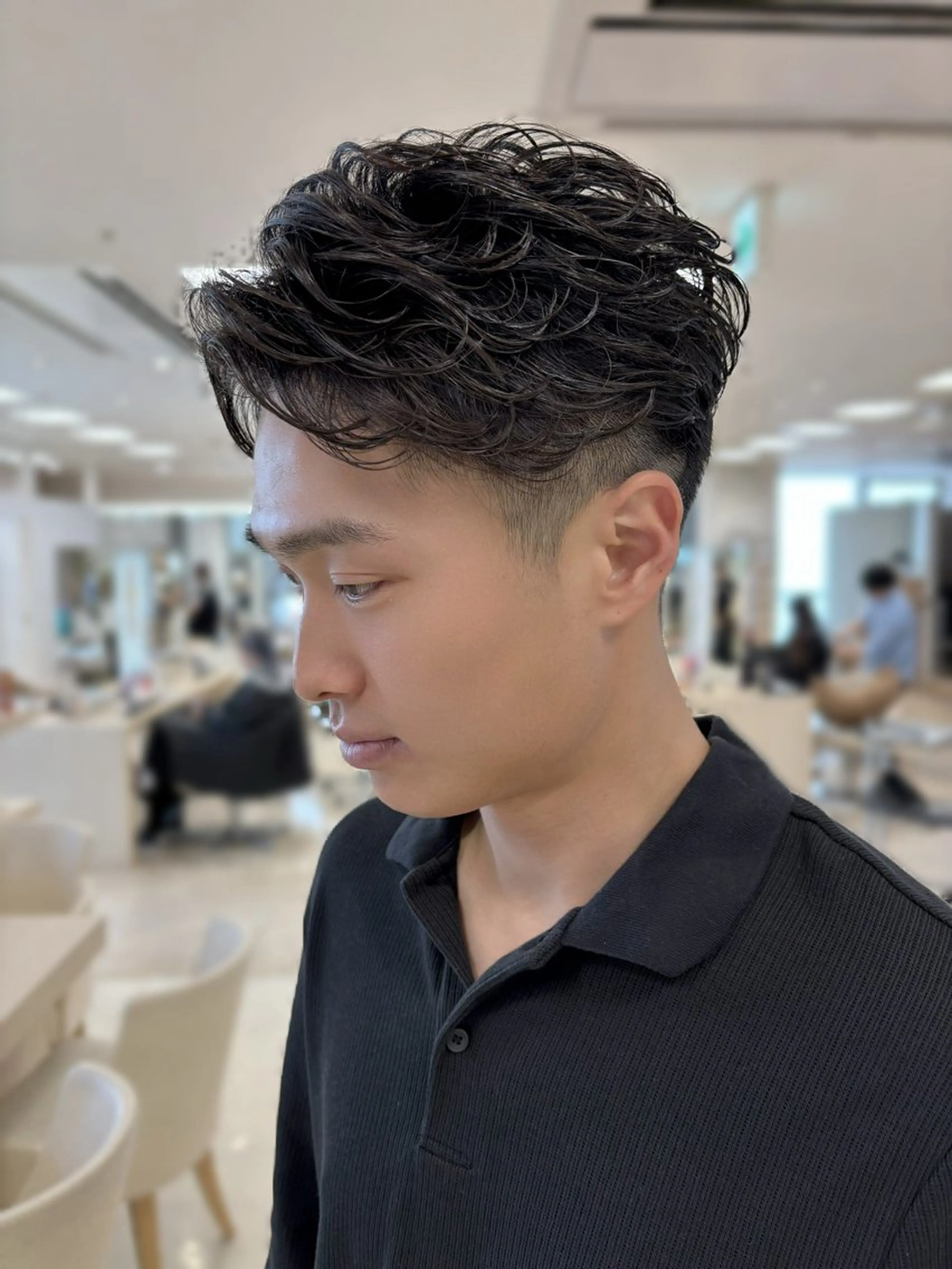 【トレンドパーマ】メンズカット＋フェザーパーマ＋眉カット＋トリートメントの写真