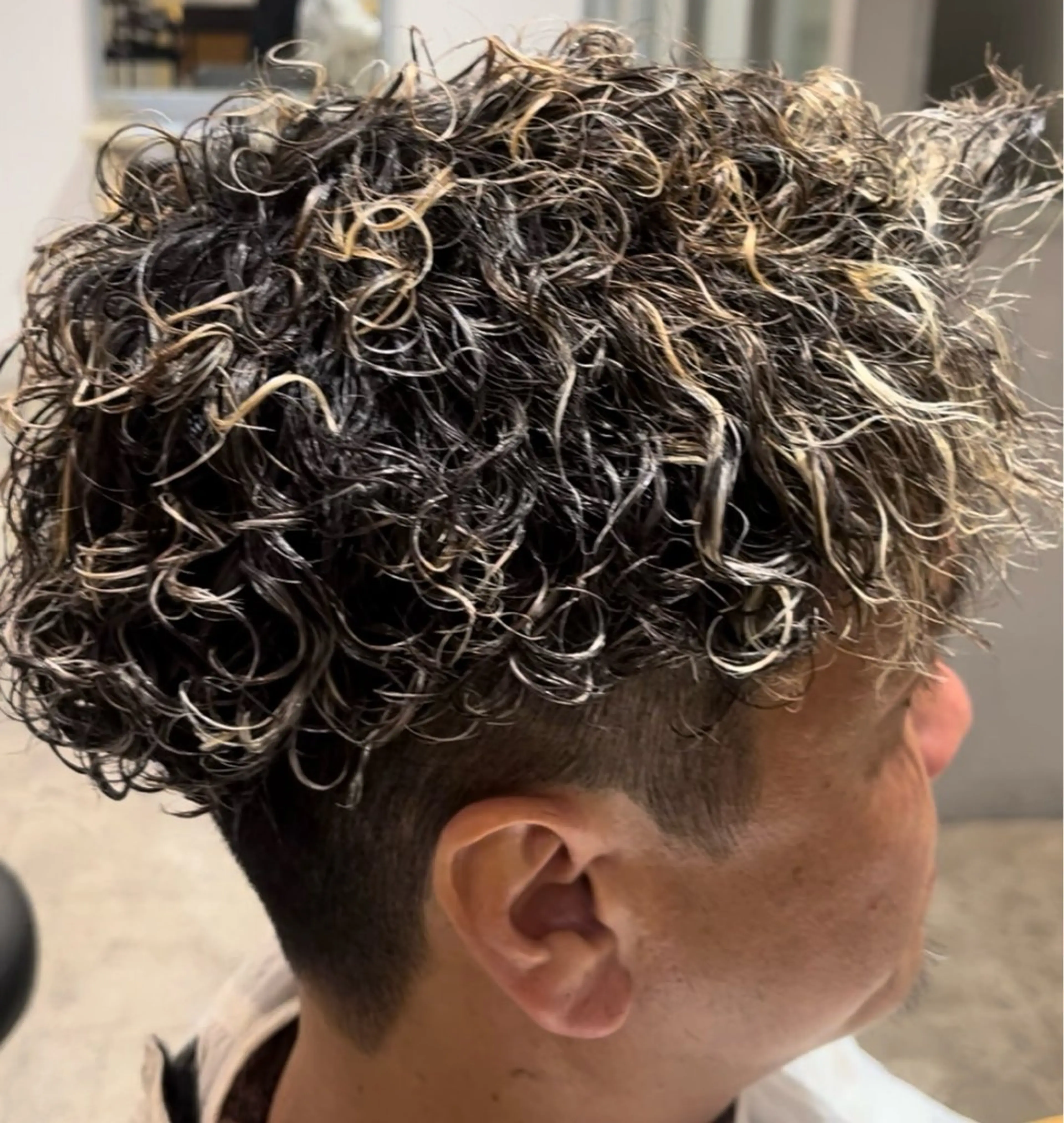 カラー パーマ メンズ 清水 men'sパーマ特化のヘアスタイル