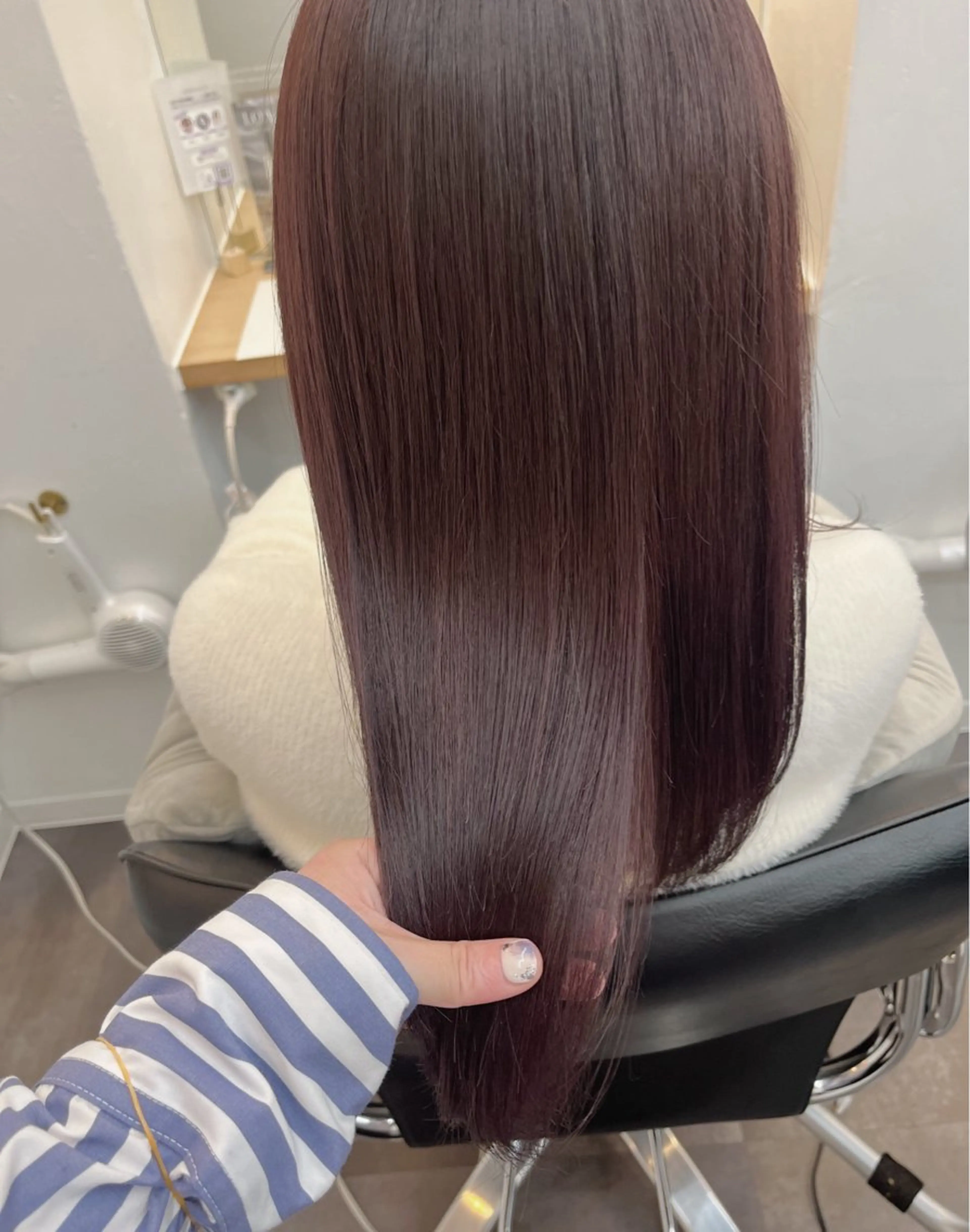 カラー バイオレットカラー mai🐷髪質改善 🖤透ける暗髪🖤のヘアスタイル