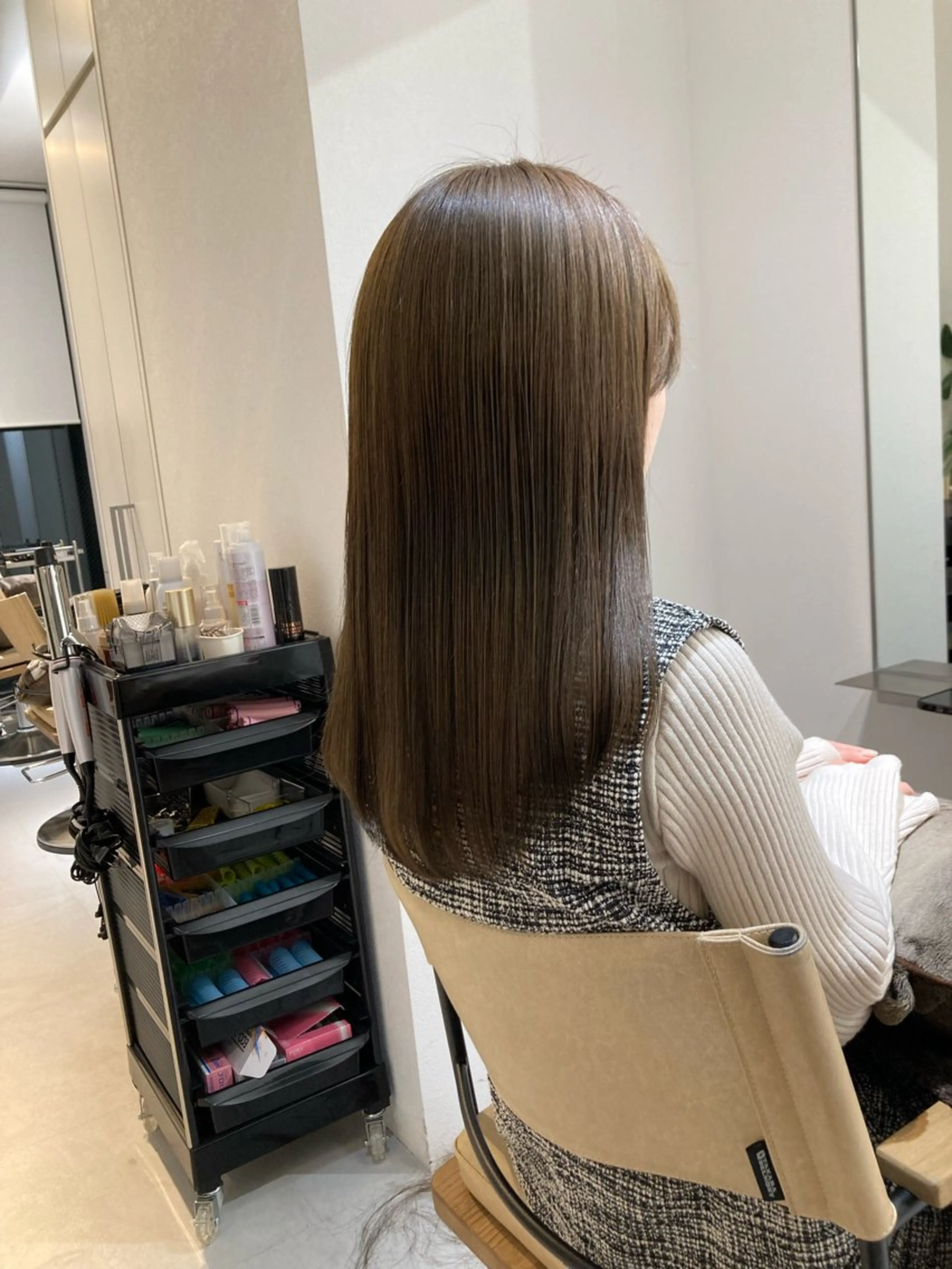 セミロング ✨色持ちの良い艶 カラー✨蟹江真世のヘアスタイル