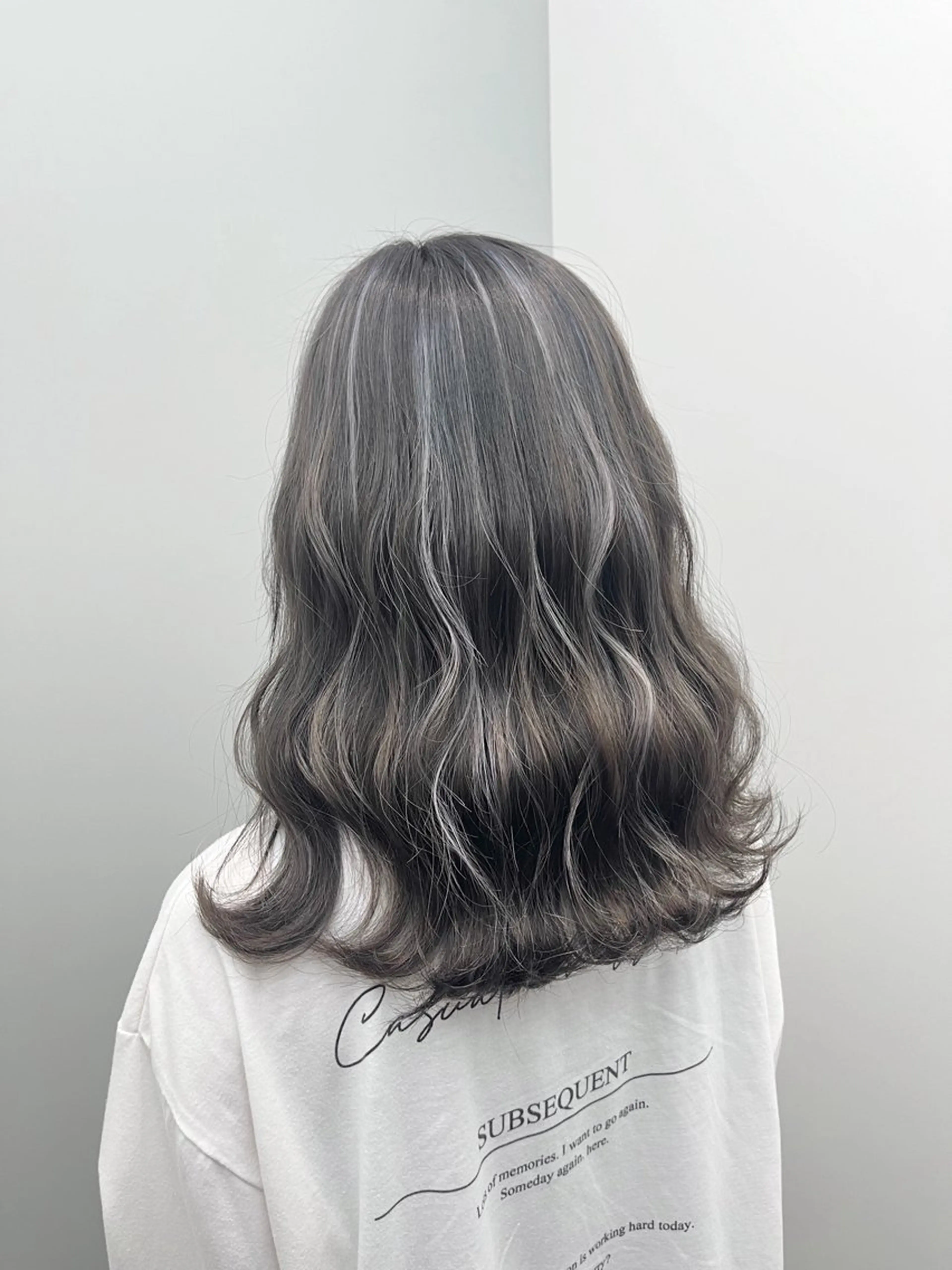 ミディアム ヘアカラー 橘 心実のヘアスタイル