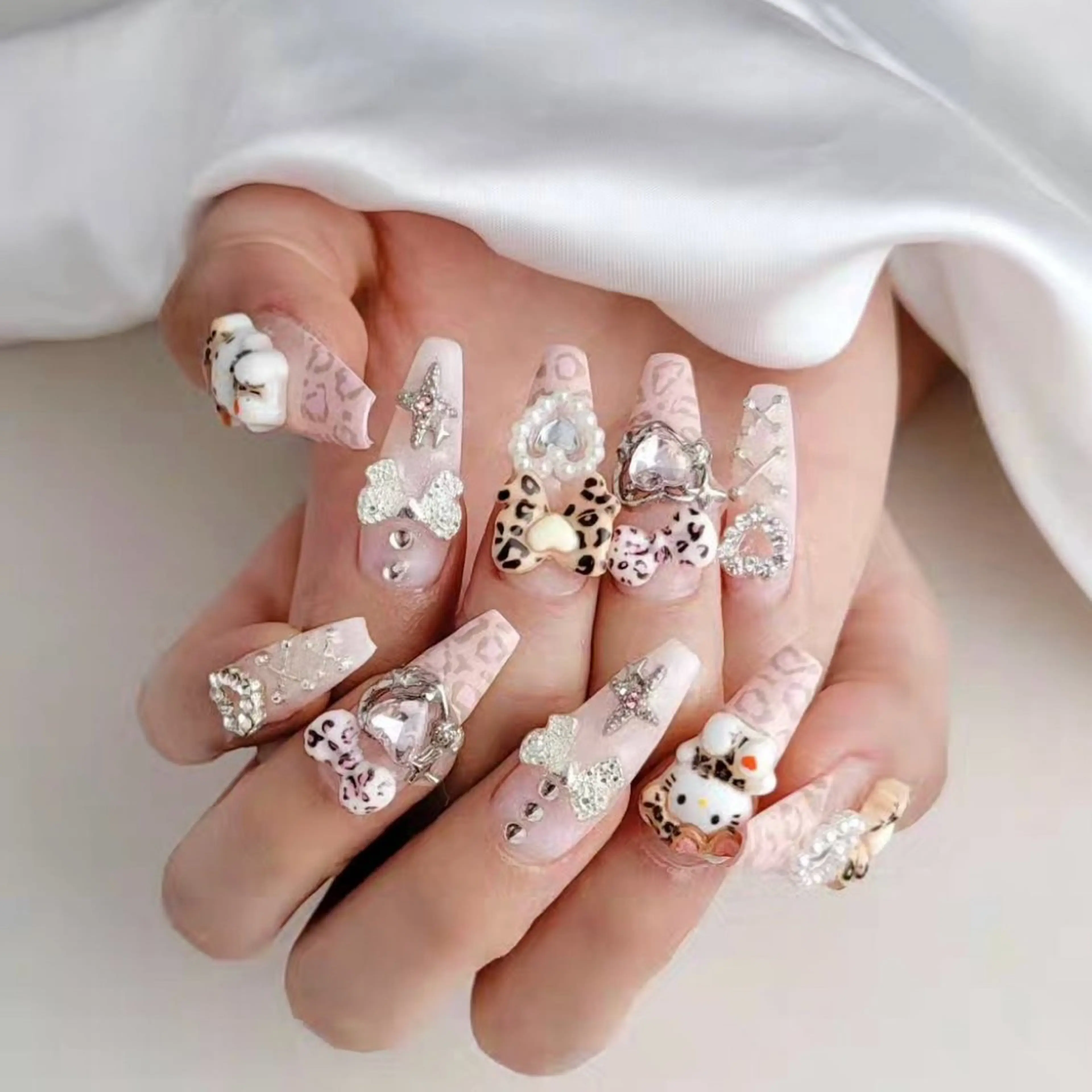 ネイル ハンドネイル 小方 サトミのネイルデザイン