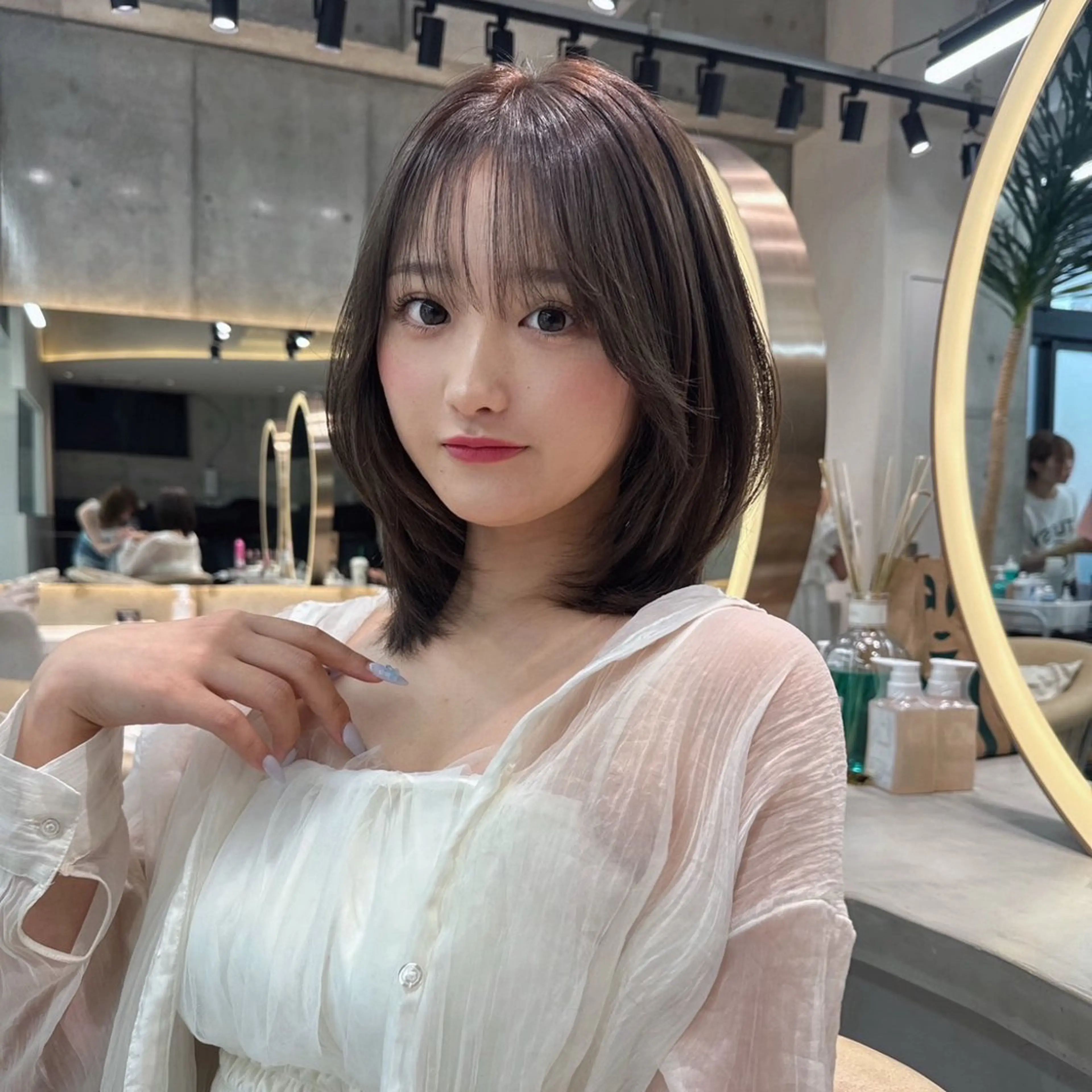 ミディアム カラー ミディアムレイヤー ベージュカラー 透明感カラー 伸ばしかけ レイヤーカット カット ヘアカラー トリートメント 🎀𝑆𝐴𝑅𝐴 /レイヤーカット🎀のヘアスタイル