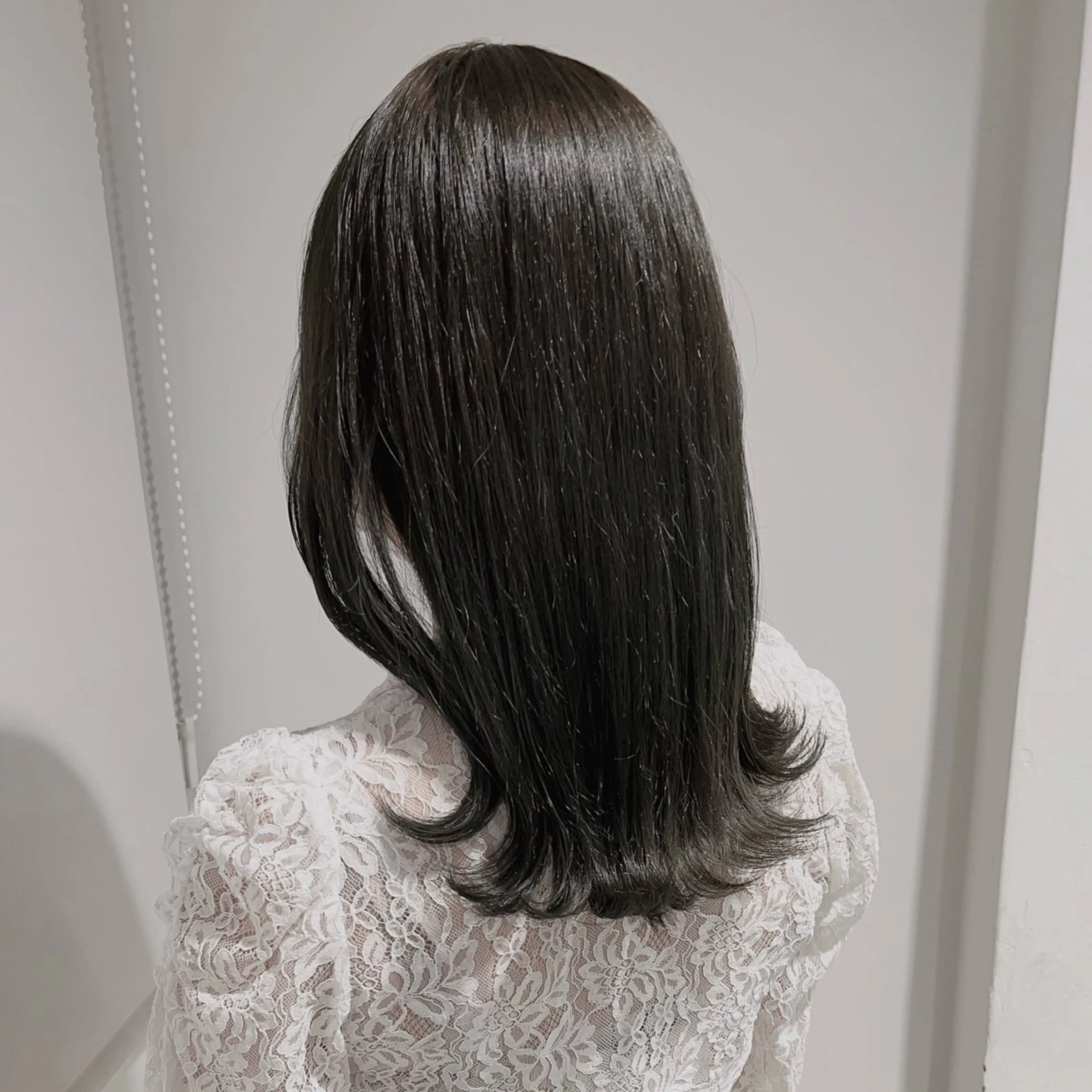 セミロング カラー ヘアカラー トリートメント 𓏸レイヤー髪質改善 透けカラーカノン🫧のヘアスタイル