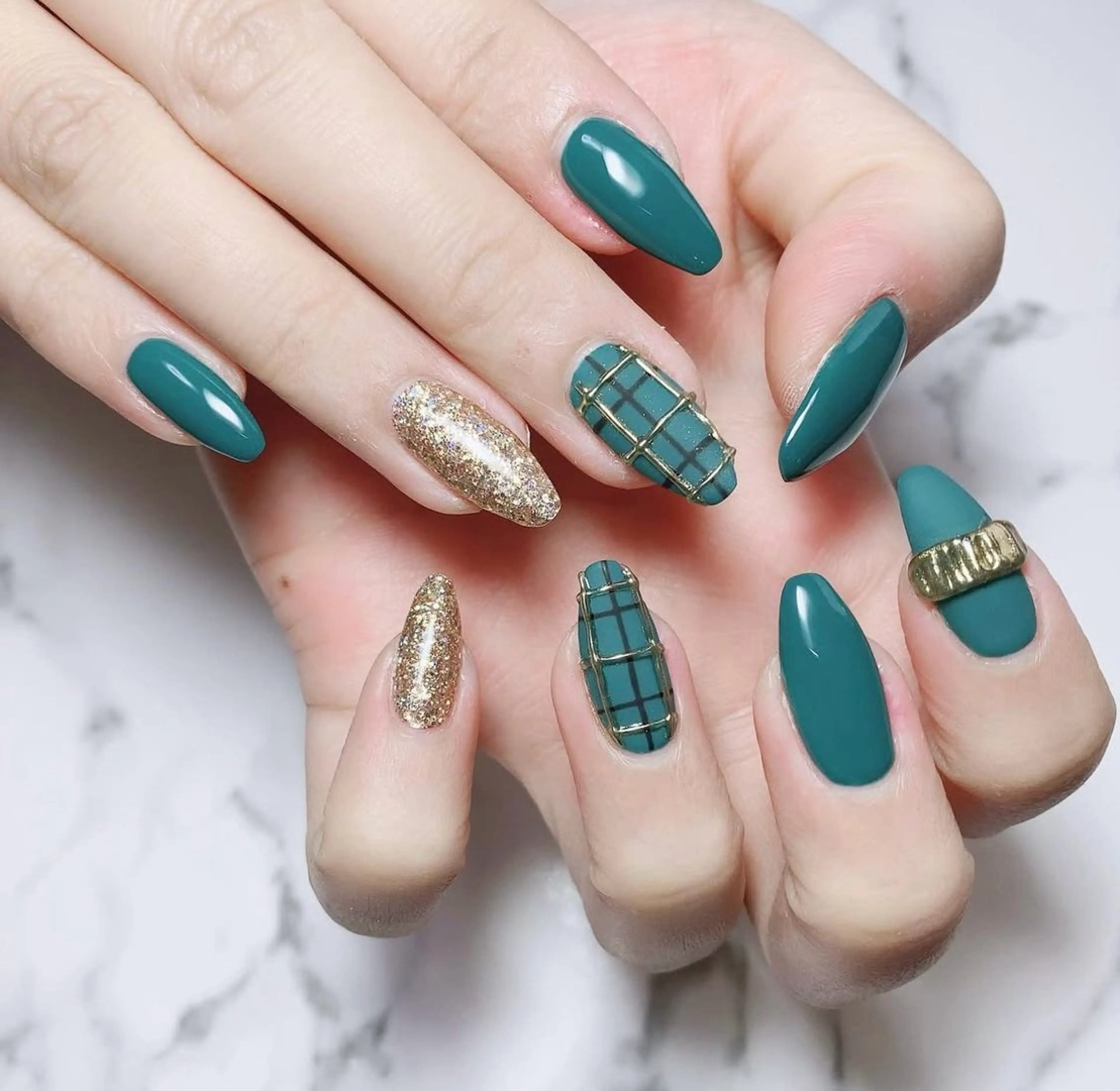 ネイル ハンドネイル B- nailのネイルデザイン