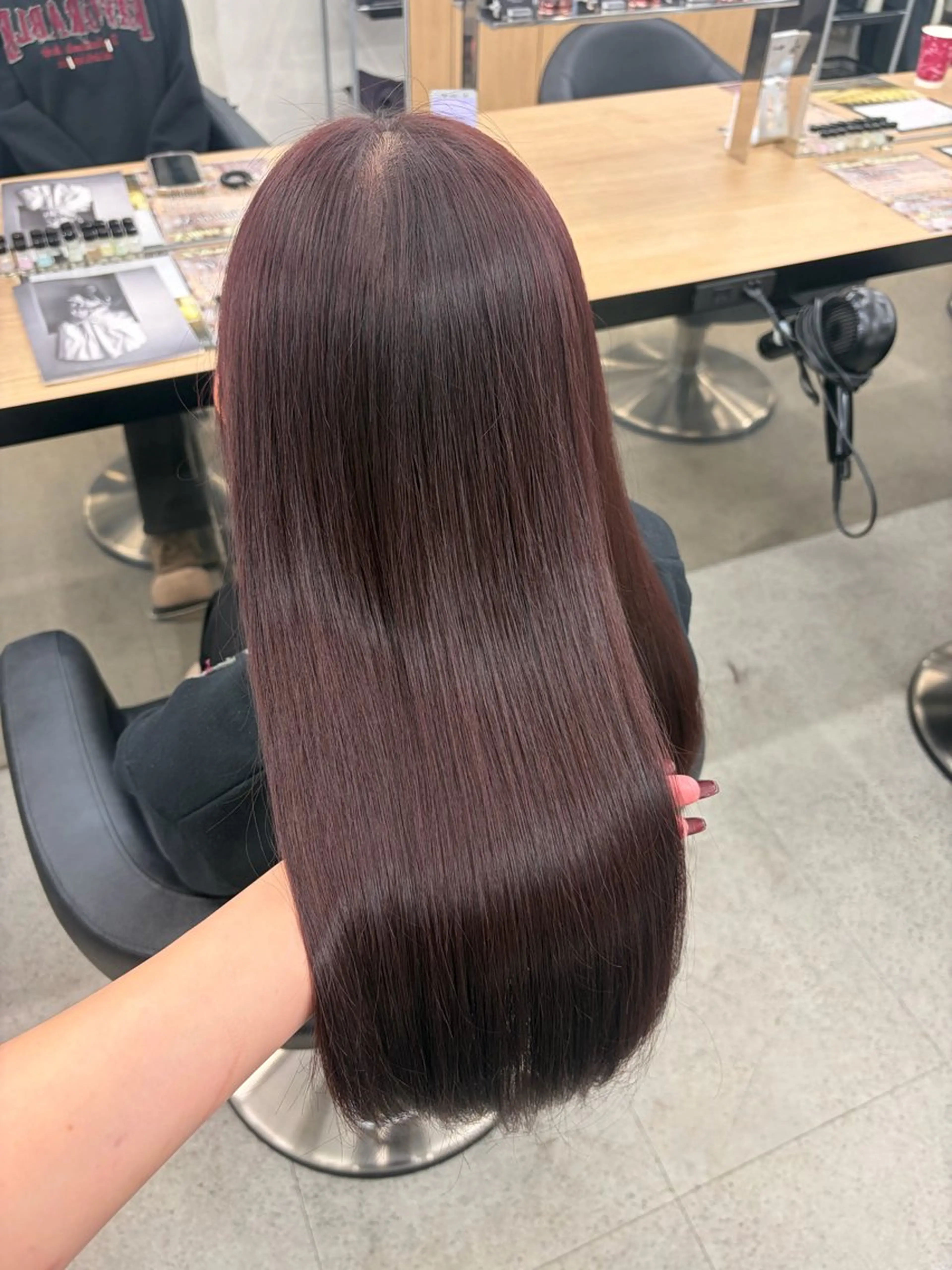 ロング カラー ブリーチ 髪質改善 トリートメント ヘアカラー 💗愛され暖色💗 ピンク/レッド💗のヘアスタイル