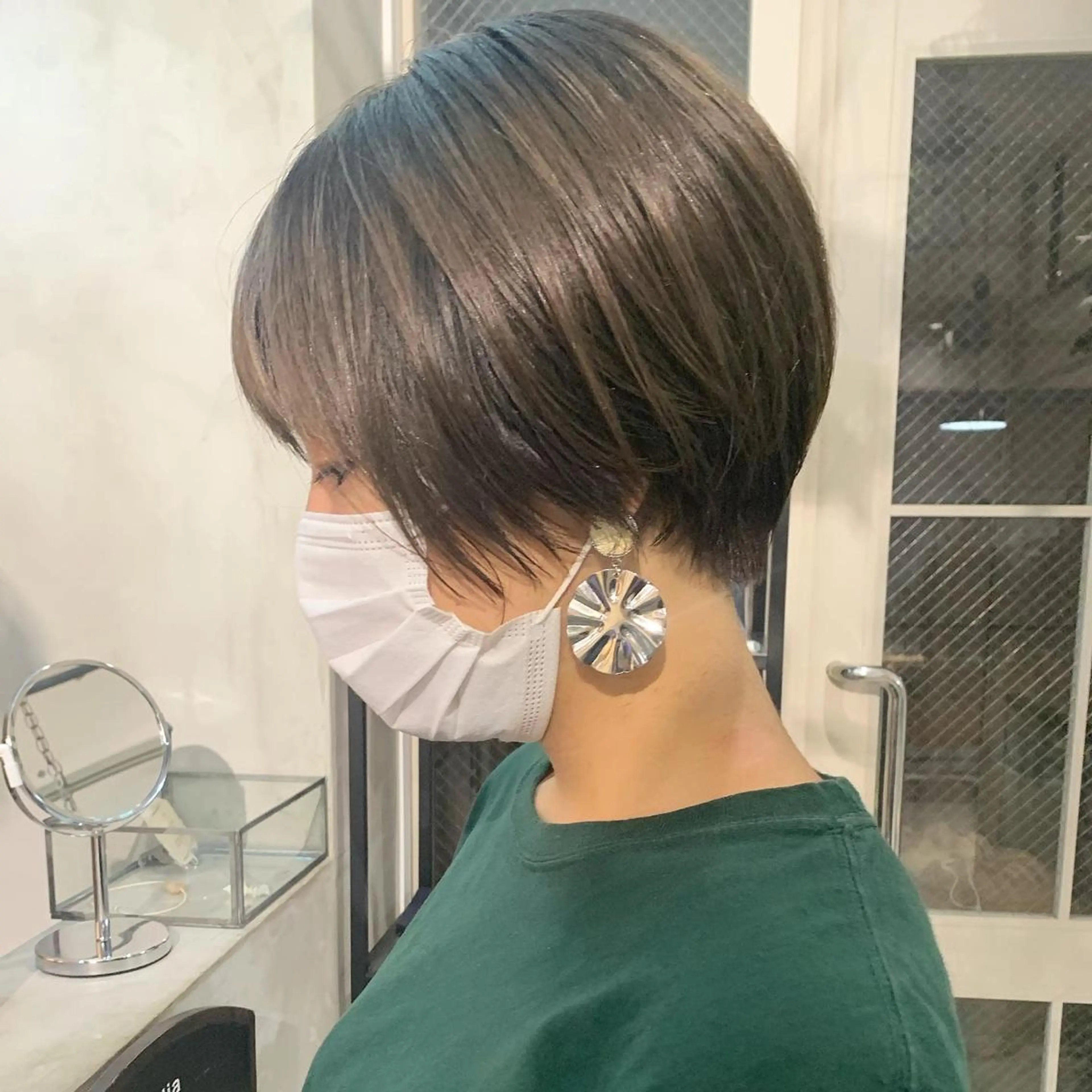 ショート カラー ネイル カット ヘッドスパ ハイトーン&暗髪🔥 表参道二刀流マエダのヘアスタイル