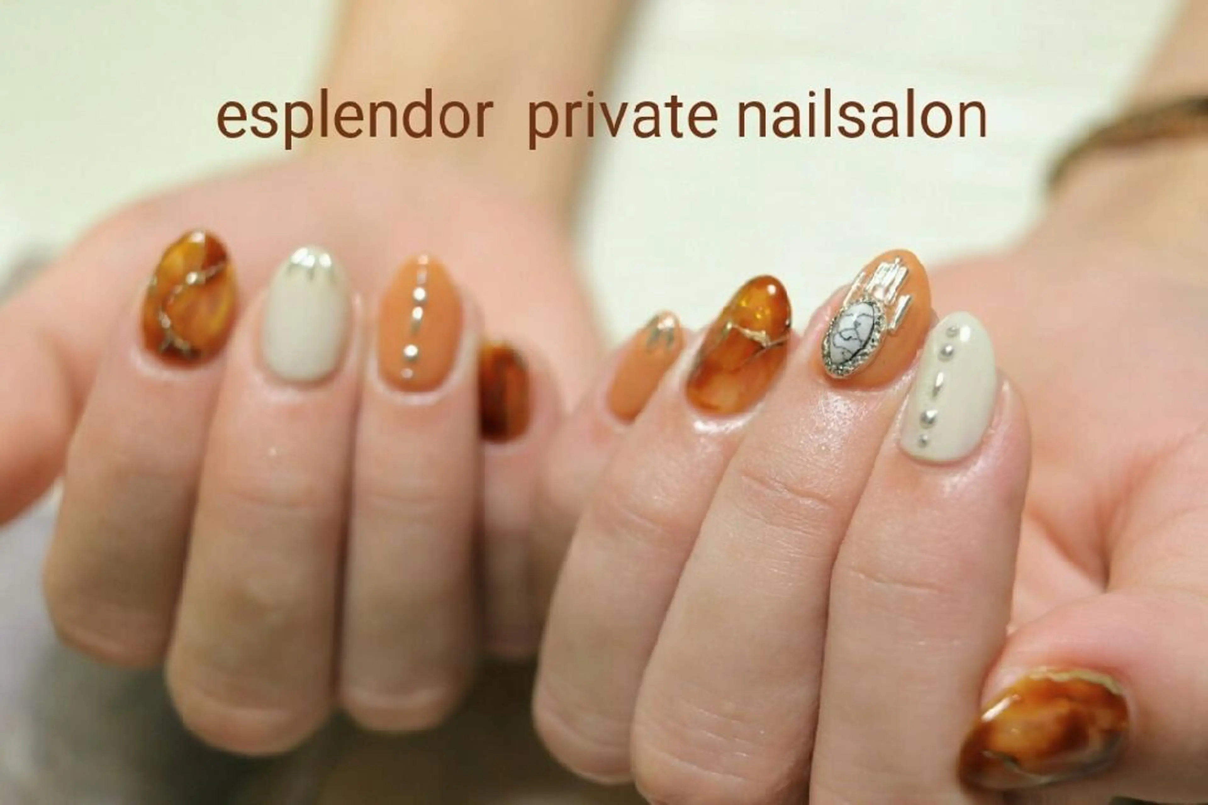 ネイル ラメ(グリッター) 夏ネイル esplendor  エスプレンドル所属・esplendor  エスプレンドルのネイルデザイン