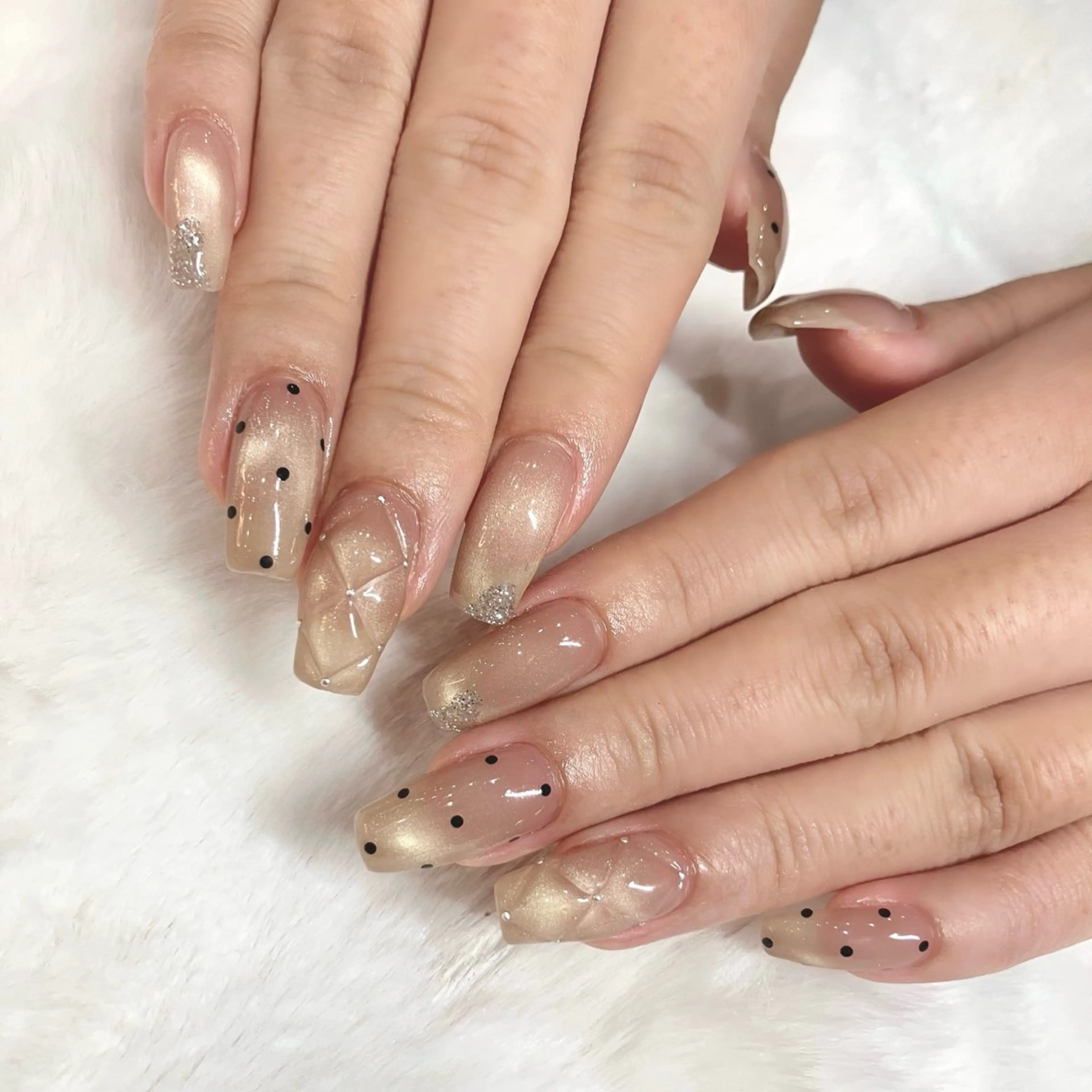 ネイル ドット マグネットネイル mitsuki💎 ﾜﾝﾎﾝ/韓国ﾈｲﾙのネイルデザイン