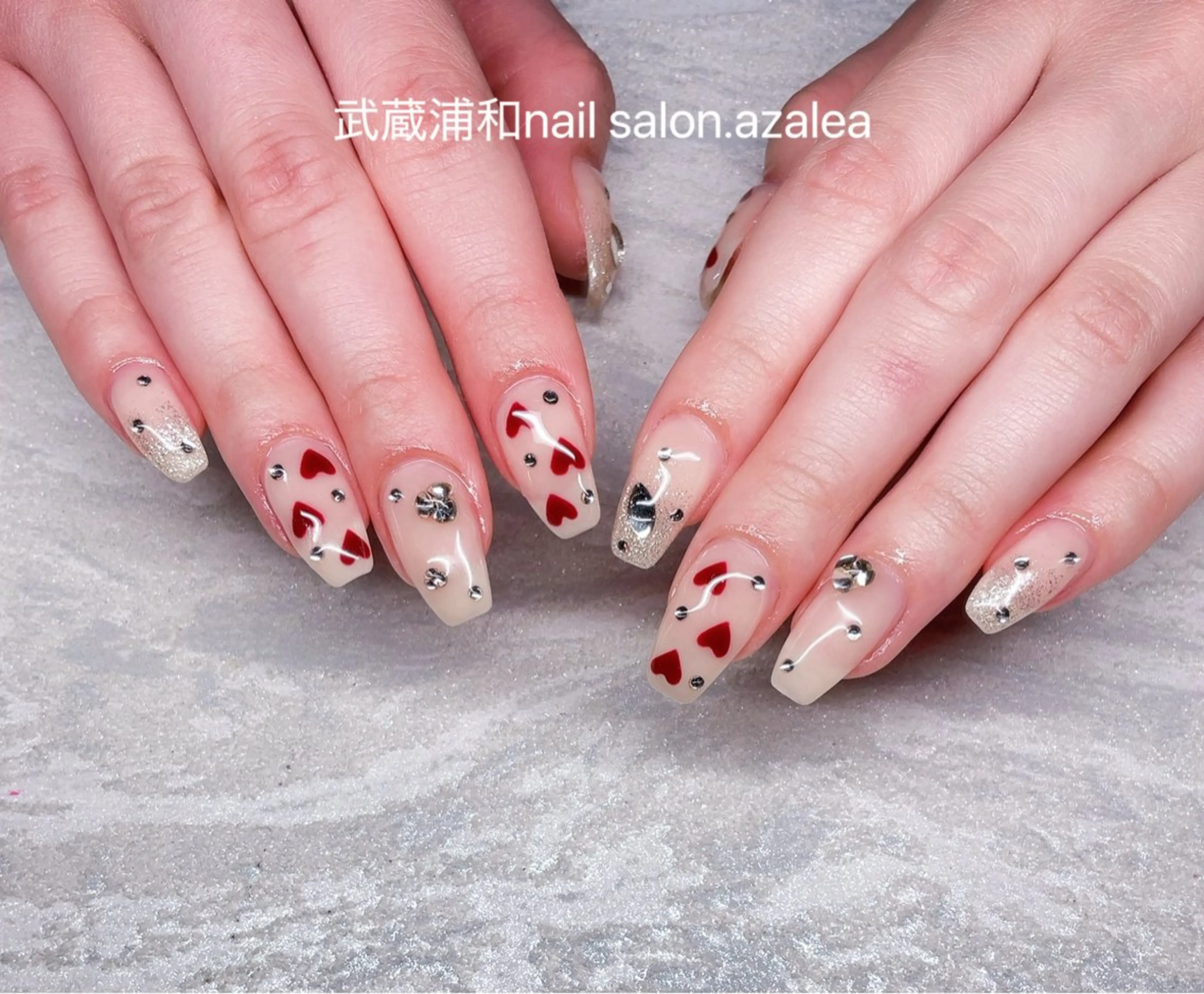 ネイル ハンドネイル R inのネイルデザイン