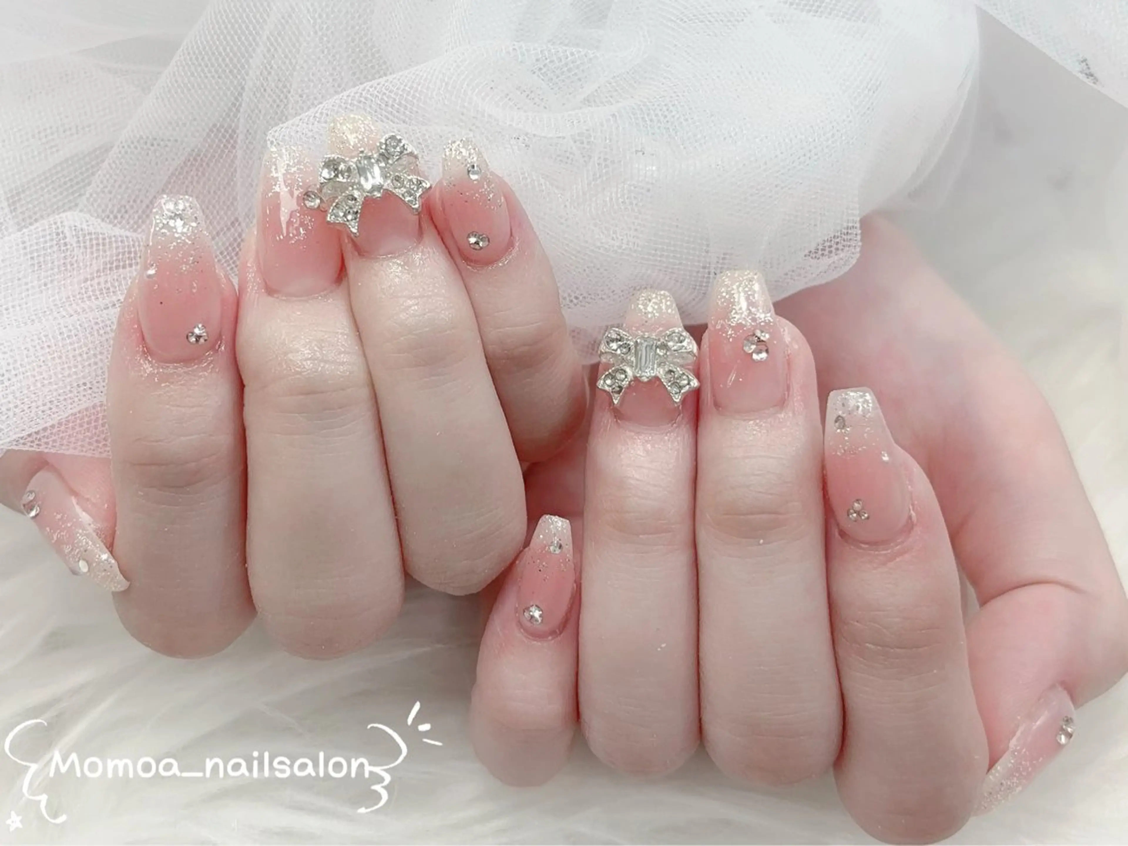 ネイル キラキラネイル 韓国ネイル スカルプネイル ハンドネイル MoMoA Nail ネイル長さ出し専門店のネイルデザイン