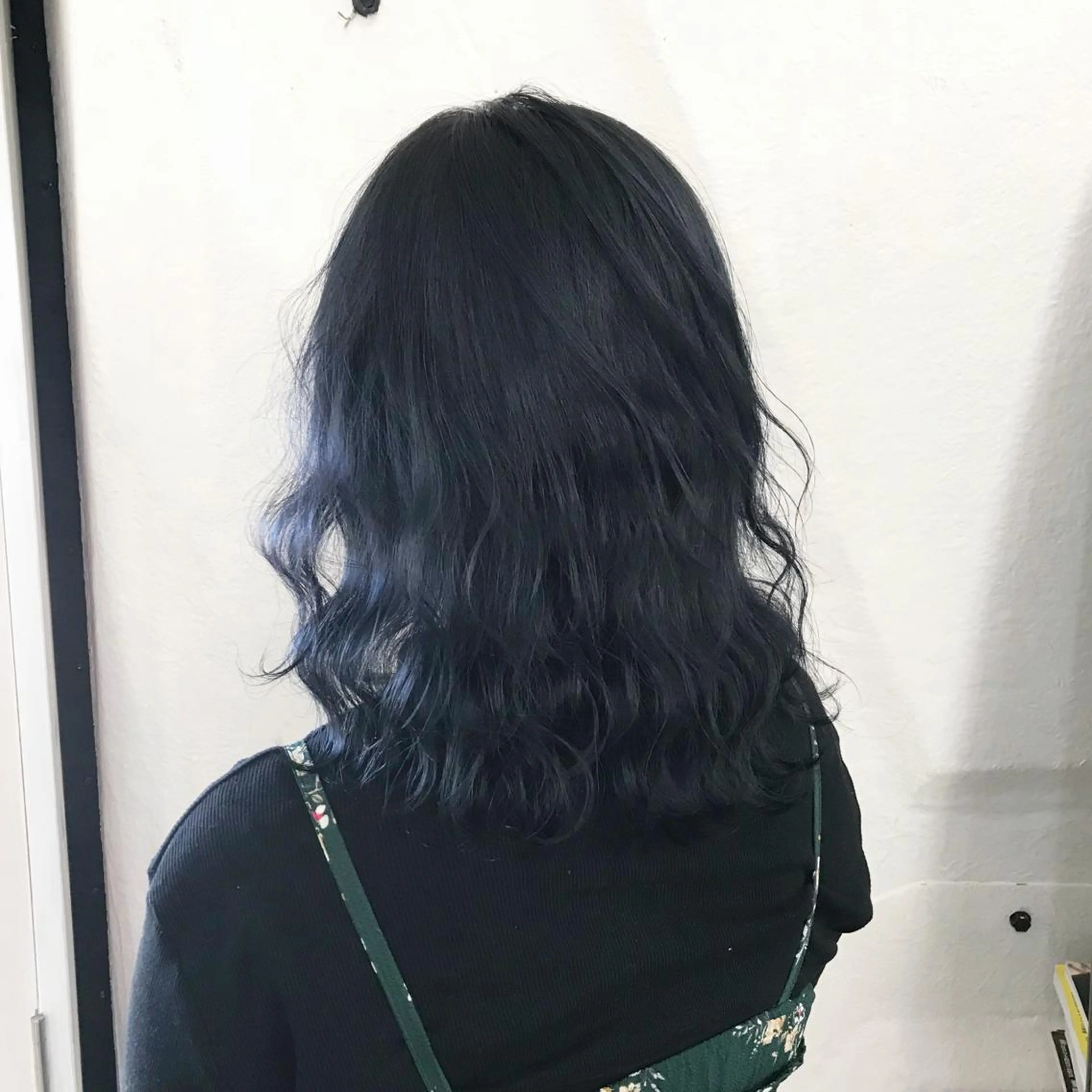 カラー ブリーチ ネイビーカラー サロウィン所属・K-POP好き美容師 🇰🇷Kai.Yのヘアスタイル